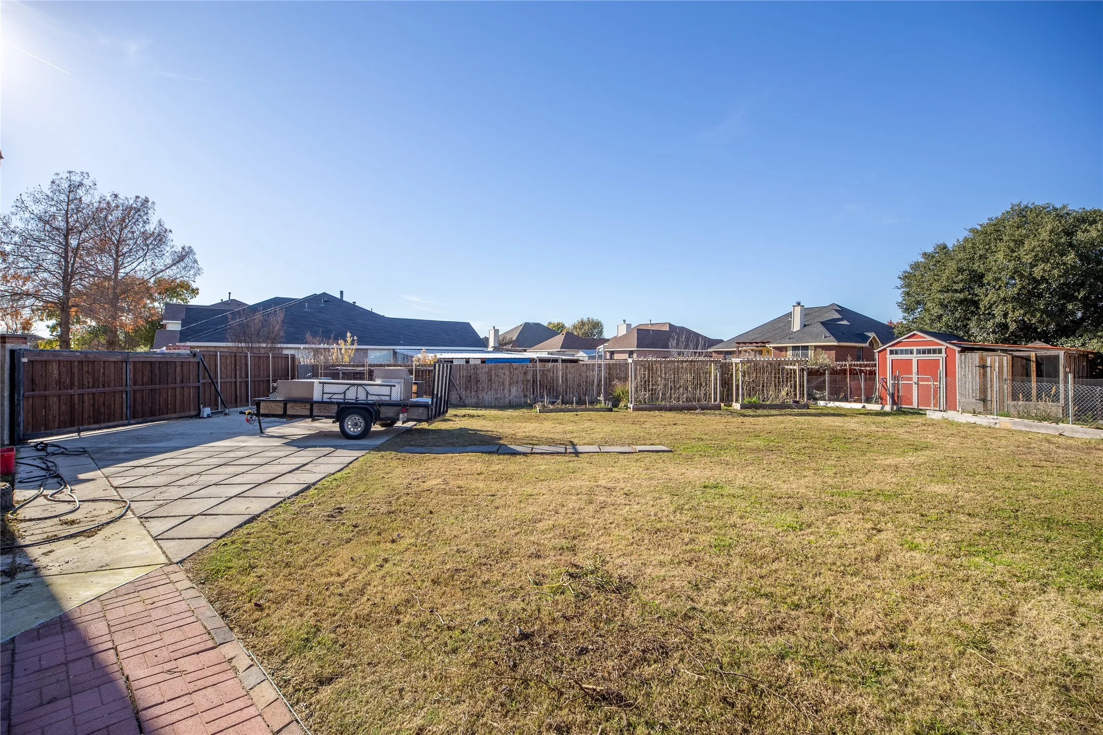 Single Family Residence For Sale in Dallas County , 7914 Albany Drive, Rowlett, Texas 75089, 4 Bedrooms, 4 Bathrooms, 2 Garage spaces, 2,214 Sqft, built in 2001, Price $400,000, mls#21131156, Real Estate Agent in Rowlett, Homes For Sale in Dallas county, Homes For Sale in Rowlett, Realtor in Rowlett Texas, Real Estate Brokerage Independent Realty Texas, Luminita Cordes Realtor