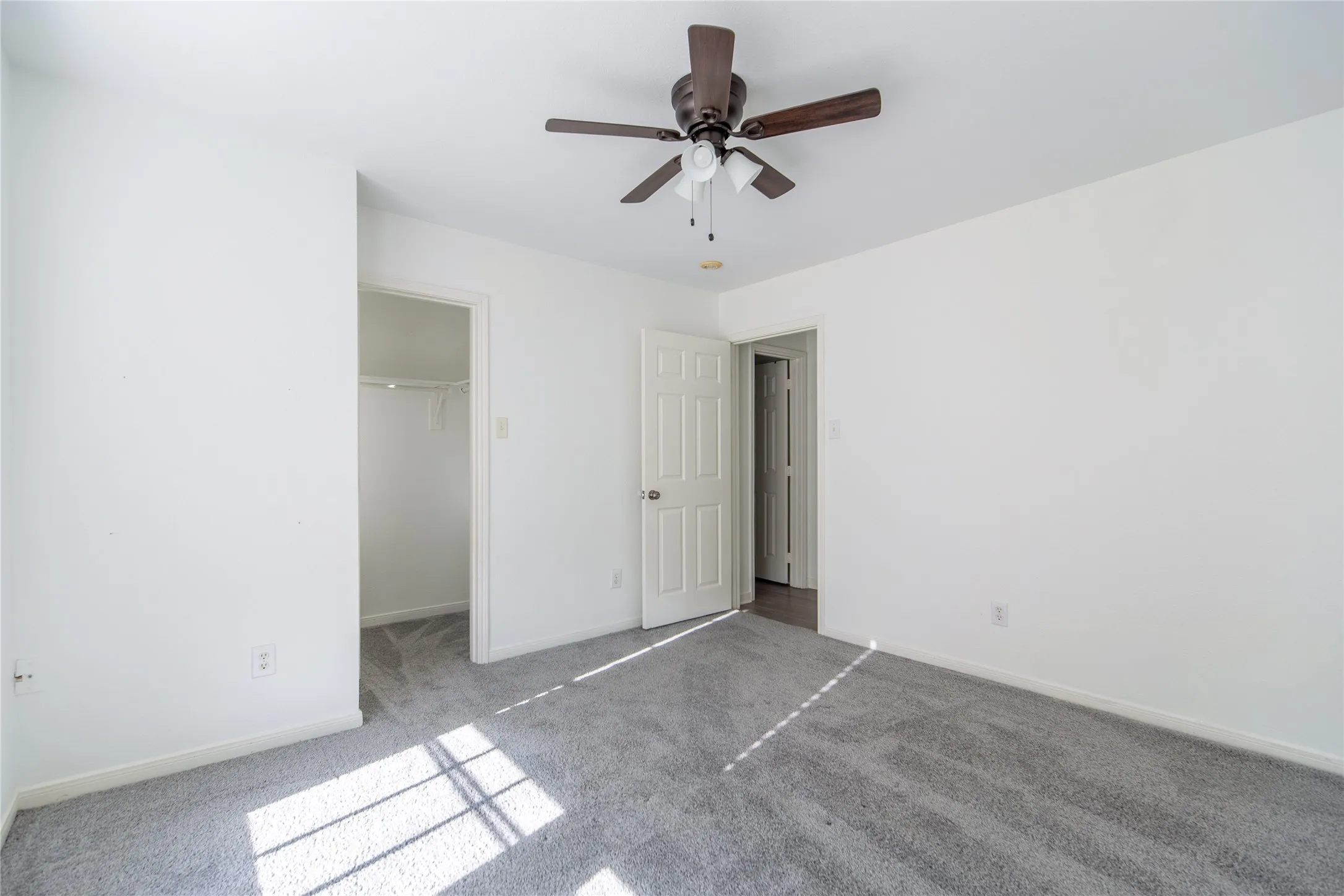 Single Family Residence For Sale in Dallas County , 7914 Albany Drive, Rowlett, Texas 75089, 4 Bedrooms, 4 Bathrooms, 2 Garage spaces, 2,214 Sqft, built in 2001, Price $400,000, mls#21131156, Real Estate Agent in Rowlett, Homes For Sale in Dallas county, Homes For Sale in Rowlett, Realtor in Rowlett Texas, Real Estate Brokerage Independent Realty Texas, Luminita Cordes Realtor