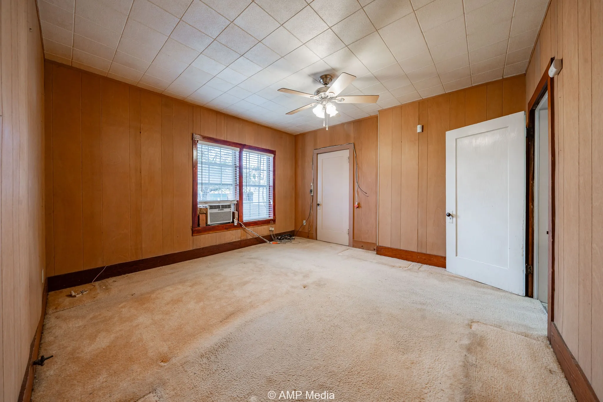 Single Family Residence For Sale in Haskell County , 1104 N Avenue Avenue E, Haskell, Texas 79521, 2 Bedroom, 1 Bathroom, Garage spaces, 1,192 Sqft, built in 1940, mls#21131184, Real Estate Agent in Haskell, Homes For Sale in Haskell county, Homes For Sale in Haskell, Realtor in Haskell Texas, Real Estate Brokerage Independent Realty Texas, Luminita Cordes Realtor