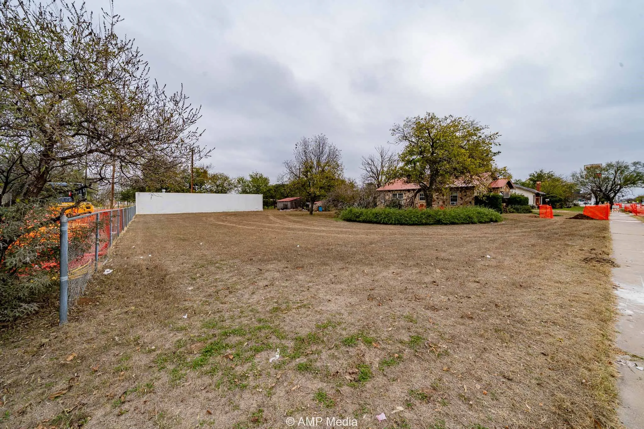 Single Family Residence For Sale in Haskell County , 1104 N Avenue Avenue E, Haskell, Texas 79521, 2 Bedroom, 1 Bathroom, Garage spaces, 1,192 Sqft, built in 1940, mls#21131184, Real Estate Agent in Haskell, Homes For Sale in Haskell county, Homes For Sale in Haskell, Realtor in Haskell Texas, Real Estate Brokerage Independent Realty Texas, Luminita Cordes Realtor