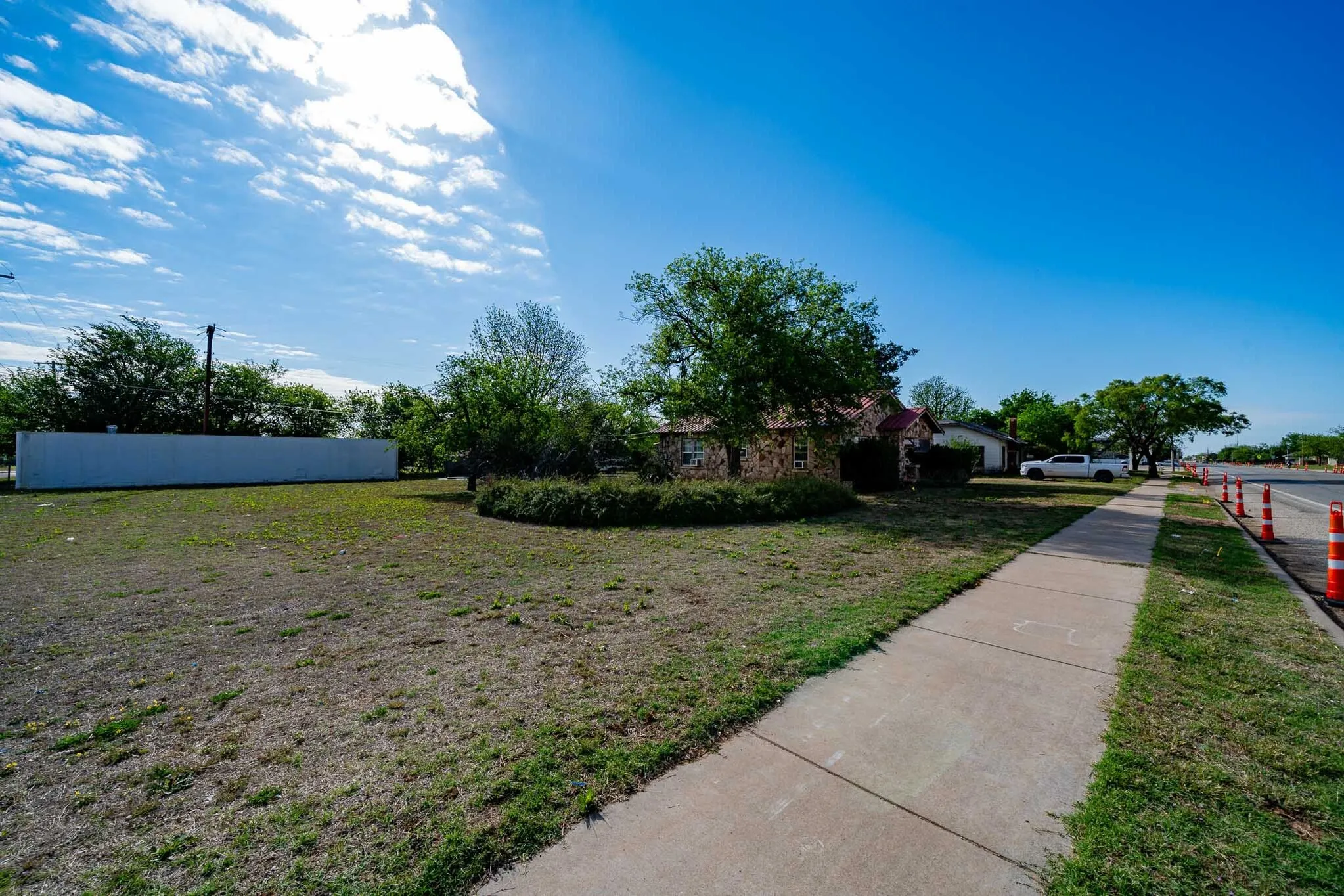 Single Family Residence For Sale in Haskell County , 1104 N Avenue Avenue E, Haskell, Texas 79521, 2 Bedroom, 1 Bathroom, Garage spaces, 1,192 Sqft, built in 1940, mls#21131184, Real Estate Agent in Haskell, Homes For Sale in Haskell county, Homes For Sale in Haskell, Realtor in Haskell Texas, Real Estate Brokerage Independent Realty Texas, Luminita Cordes Realtor