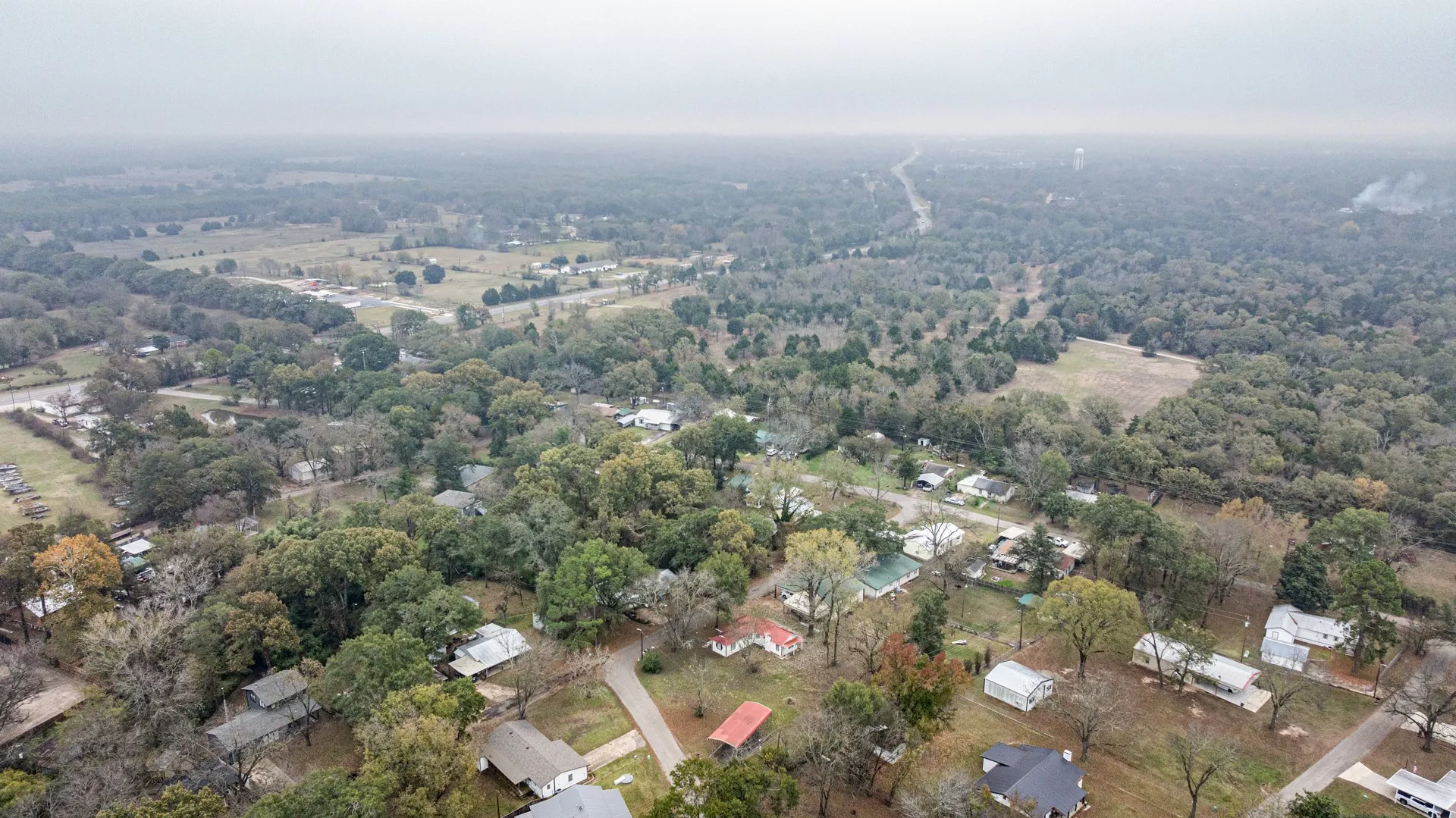 Single Family Residence For Sale in Hunt County , 10474 Apache, Wills Point, Texas 75169, 2 Bedrooms, 1 Bathroom, Garage spaces, 900 Sqft, built in 1986, Preowned, Price $165,000, mls#21130310, Real Estate Agent in Wills Point, Homes For Sale in Hunt county, Homes For Sale in Wills Point, Realtor in Wills Point Texas, Real Estate Brokerage Independent Realty Texas, Luminita Cordes Realtor