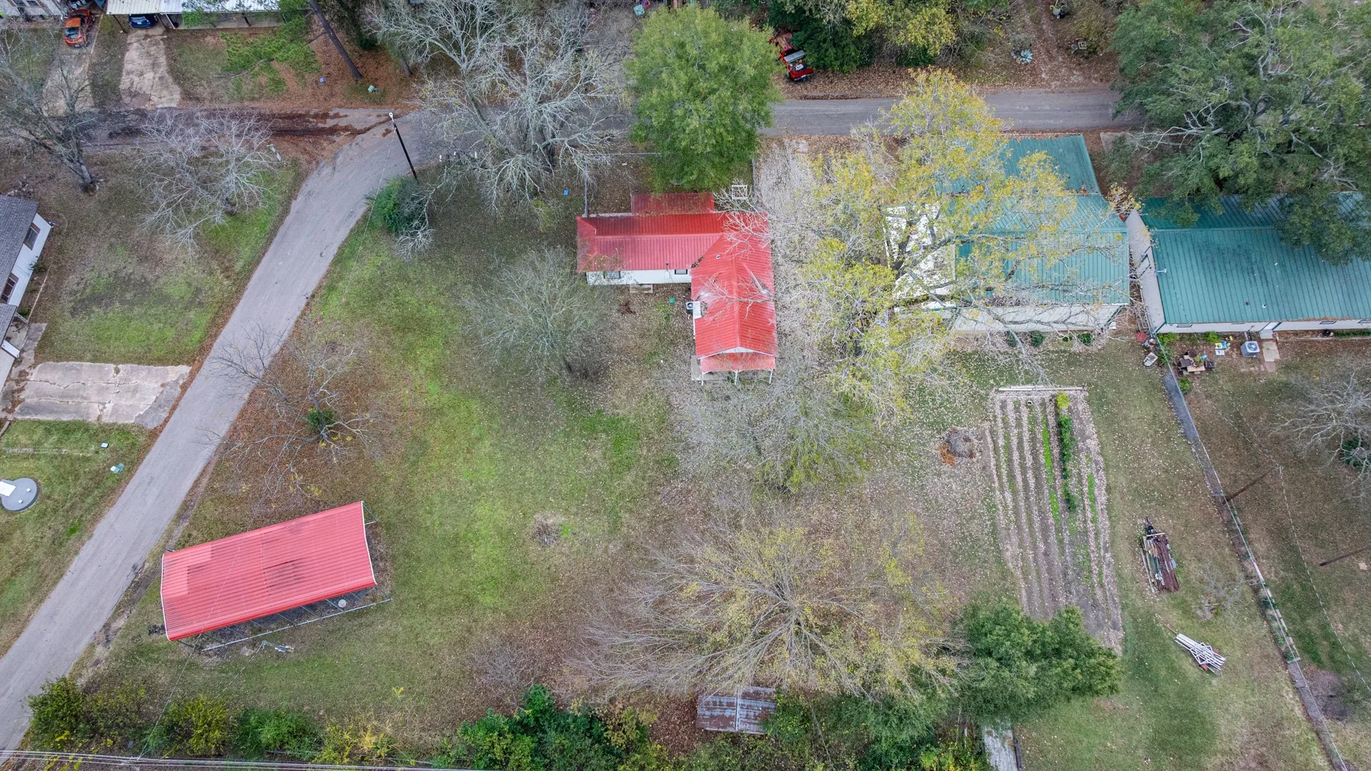 Single Family Residence For Sale in Hunt County , 10474 Apache, Wills Point, Texas 75169, 2 Bedrooms, 1 Bathroom, Garage spaces, 900 Sqft, built in 1986, Preowned, Price $165,000, mls#21130310, Real Estate Agent in Wills Point, Homes For Sale in Hunt county, Homes For Sale in Wills Point, Realtor in Wills Point Texas, Real Estate Brokerage Independent Realty Texas, Luminita Cordes Realtor
