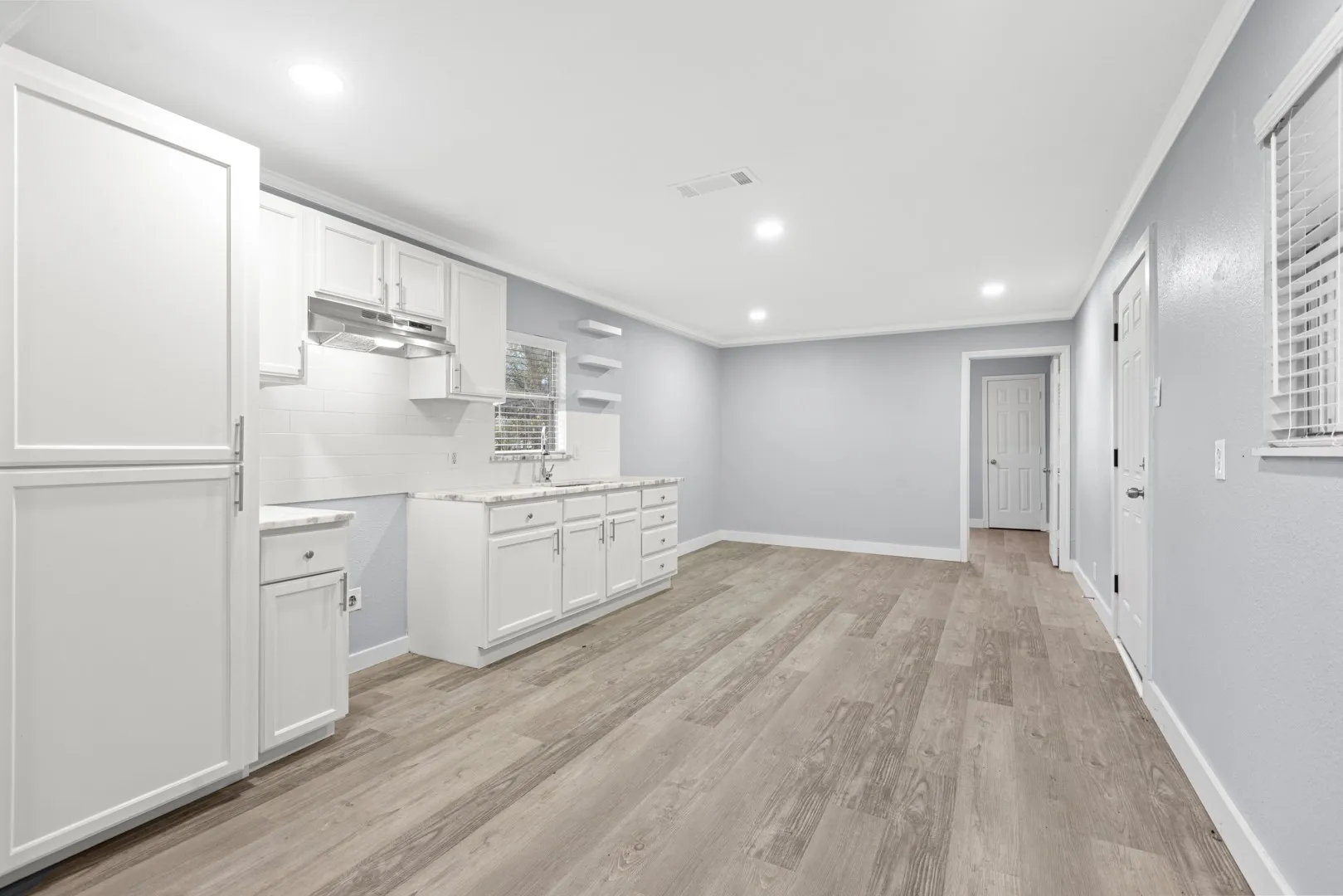 Single Family Residence For Sale in Hunt County , 10474 Apache, Wills Point, Texas 75169, 2 Bedrooms, 1 Bathroom, Garage spaces, 900 Sqft, built in 1986, Preowned, Price $165,000, mls#21130310, Real Estate Agent in Wills Point, Homes For Sale in Hunt county, Homes For Sale in Wills Point, Realtor in Wills Point Texas, Real Estate Brokerage Independent Realty Texas, Luminita Cordes Realtor