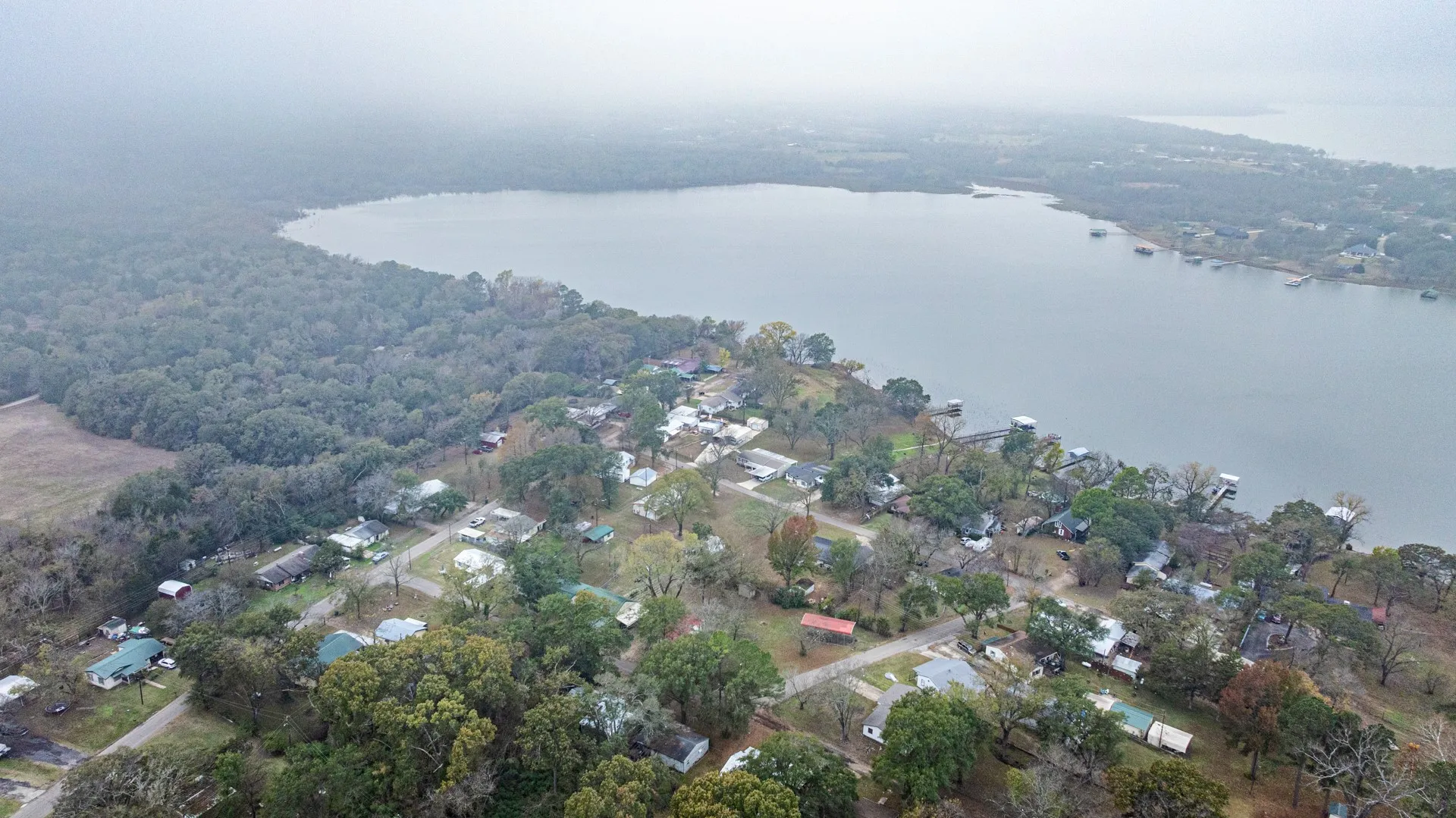 Single Family Residence For Sale in Hunt County , 10474 Apache, Wills Point, Texas 75169, 2 Bedrooms, 1 Bathroom, Garage spaces, 900 Sqft, built in 1986, Preowned, Price $165,000, mls#21130310, Real Estate Agent in Wills Point, Homes For Sale in Hunt county, Homes For Sale in Wills Point, Realtor in Wills Point Texas, Real Estate Brokerage Independent Realty Texas, Luminita Cordes Realtor