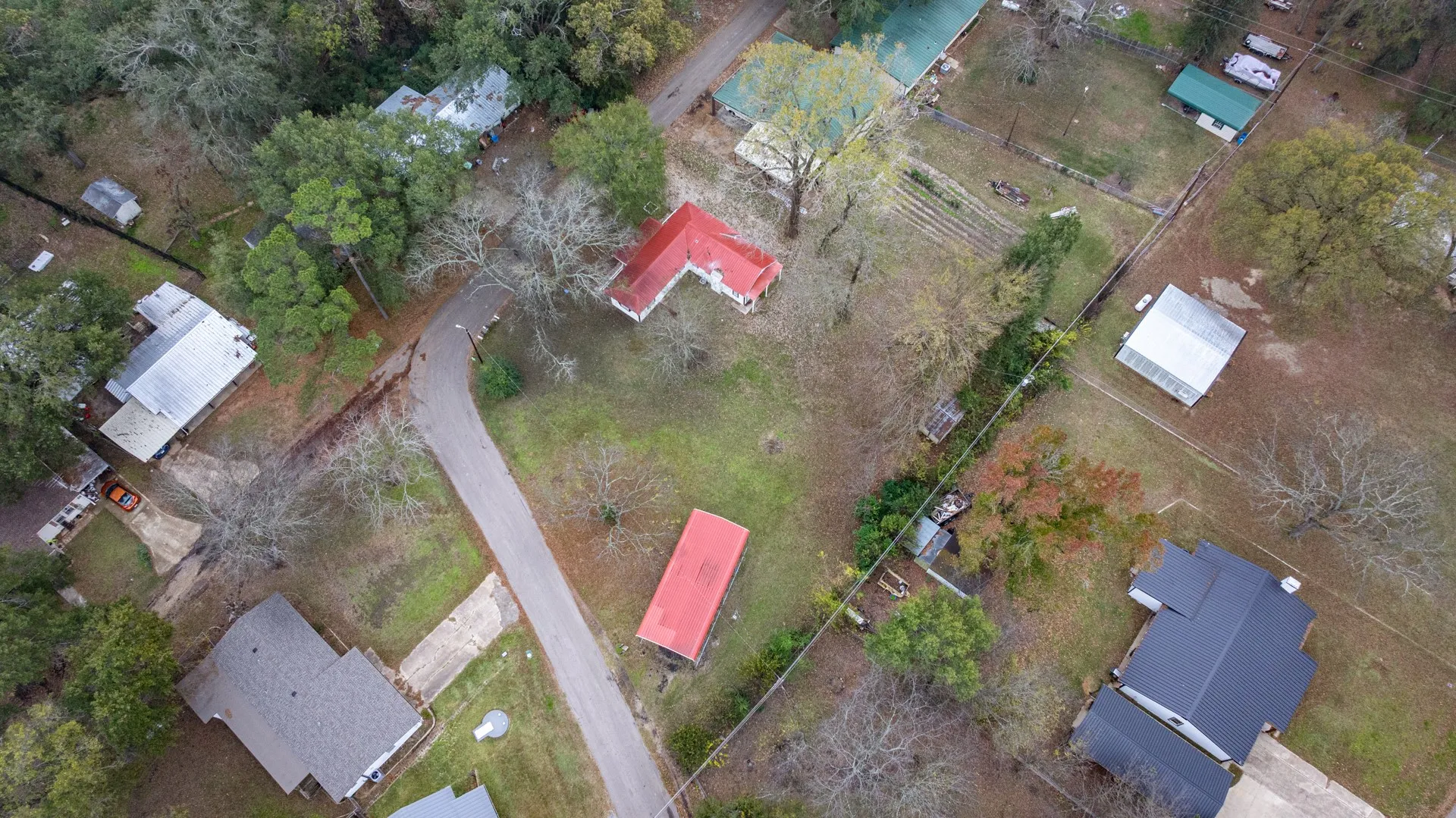 Single Family Residence For Sale in Hunt County , 10474 Apache, Wills Point, Texas 75169, 2 Bedrooms, 1 Bathroom, Garage spaces, 900 Sqft, built in 1986, Preowned, Price $165,000, mls#21130310, Real Estate Agent in Wills Point, Homes For Sale in Hunt county, Homes For Sale in Wills Point, Realtor in Wills Point Texas, Real Estate Brokerage Independent Realty Texas, Luminita Cordes Realtor