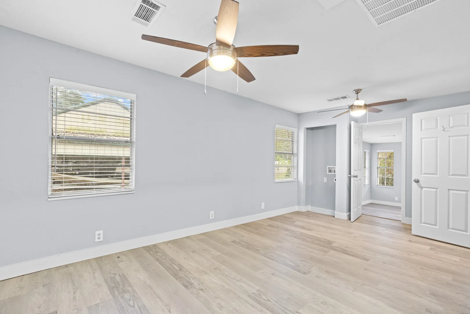Single Family Residence For Sale in Hunt County , 10474 Apache, Wills Point, Texas 75169, 2 Bedrooms, 1 Bathroom, Garage spaces, 900 Sqft, built in 1986, Preowned, Price $165,000, mls#21130310, Real Estate Agent in Wills Point, Homes For Sale in Hunt county, Homes For Sale in Wills Point, Realtor in Wills Point Texas, Real Estate Brokerage Independent Realty Texas, Luminita Cordes Realtor