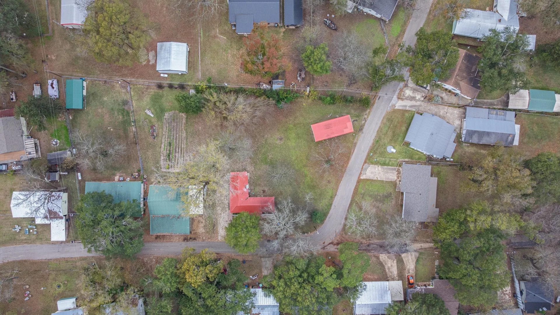 Single Family Residence For Sale in Hunt County , 10474 Apache, Wills Point, Texas 75169, 2 Bedrooms, 1 Bathroom, Garage spaces, 900 Sqft, built in 1986, Preowned, Price $165,000, mls#21130310, Real Estate Agent in Wills Point, Homes For Sale in Hunt county, Homes For Sale in Wills Point, Realtor in Wills Point Texas, Real Estate Brokerage Independent Realty Texas, Luminita Cordes Realtor