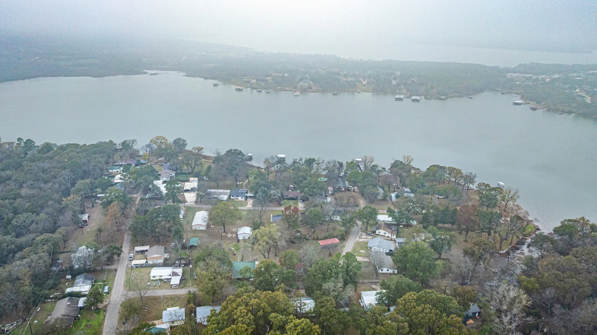 Single Family Residence For Sale in Hunt County , 10474 Apache, Wills Point, Texas 75169, 2 Bedrooms, 1 Bathroom, Garage spaces, 900 Sqft, built in 1986, Preowned, Price $165,000, mls#21130310, Real Estate Agent in Wills Point, Homes For Sale in Hunt county, Homes For Sale in Wills Point, Realtor in Wills Point Texas, Real Estate Brokerage Independent Realty Texas, Luminita Cordes Realtor
