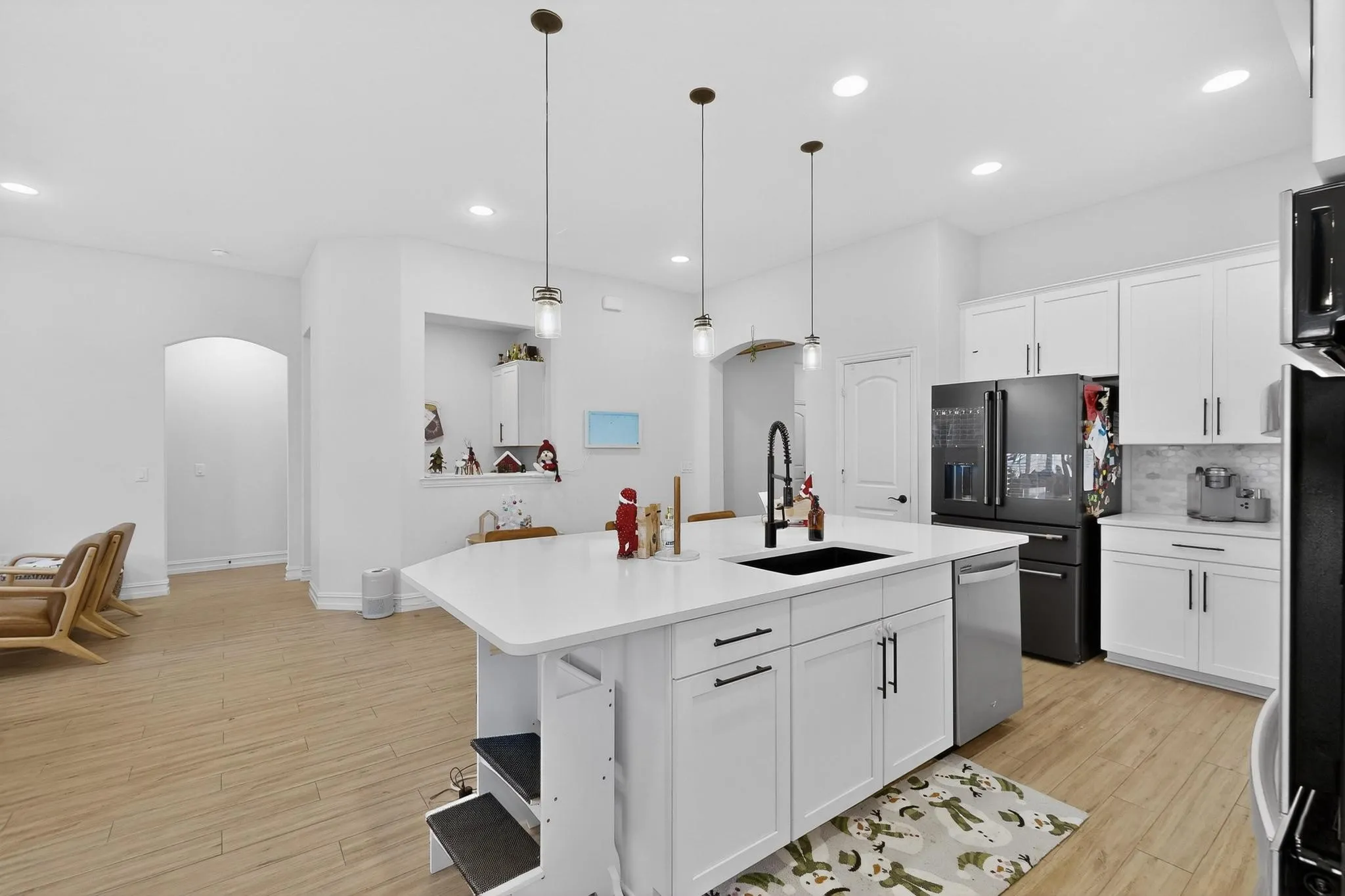 Single Family Residence For Sale in Collin County , 2817 Ash Avenue, Melissa, Texas 75454, 4 Bedroom, 2 Bathroom, 2 Garage spaces, 2,254 Sqft, built in 2020, mls#21131233, Real Estate Agent in Melissa, Homes For Sale in Collin county, Homes For Sale in Melissa, Realtor in Melissa Texas, Real Estate Brokerage Independent Realty Texas, Luminita Cordes Realtor