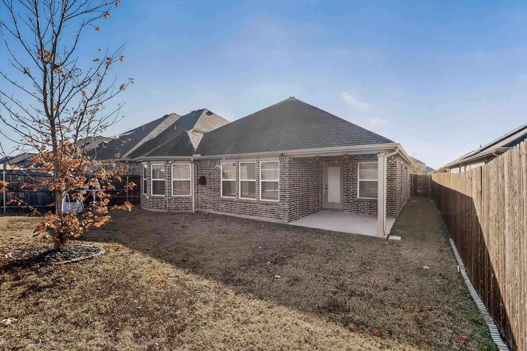 Single Family Residence For Sale in Collin County , 2817 Ash Avenue, Melissa, Texas 75454, 4 Bedroom, 2 Bathroom, 2 Garage spaces, 2,254 Sqft, built in 2020, mls#21131233, Real Estate Agent in Melissa, Homes For Sale in Collin county, Homes For Sale in Melissa, Realtor in Melissa Texas, Real Estate Brokerage Independent Realty Texas, Luminita Cordes Realtor