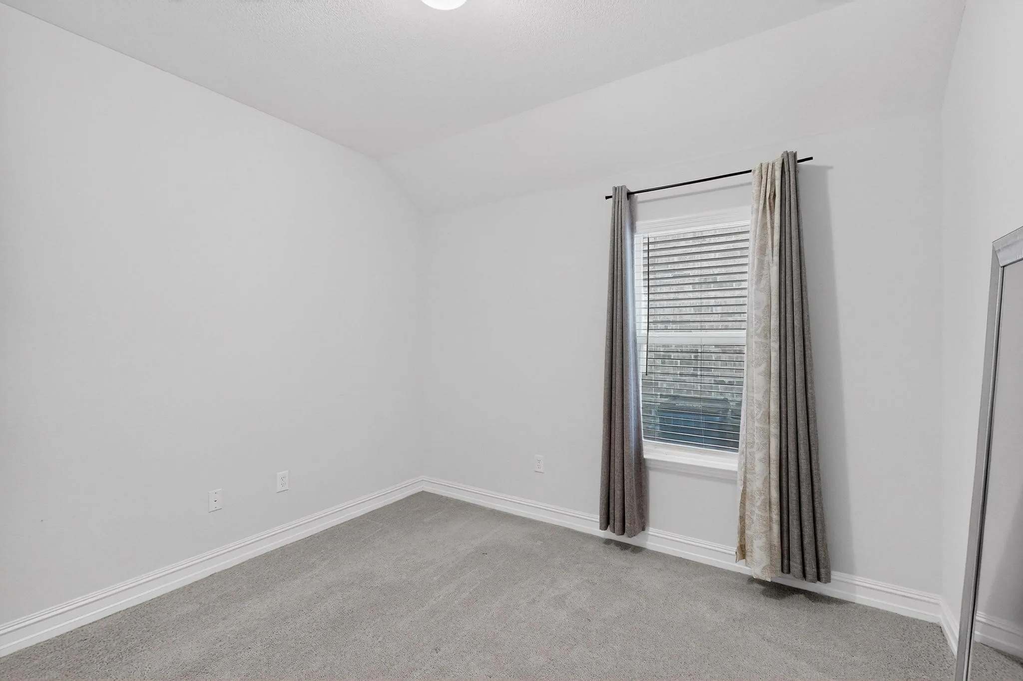 Single Family Residence For Sale in Collin County , 2817 Ash Avenue, Melissa, Texas 75454, 4 Bedroom, 2 Bathroom, 2 Garage spaces, 2,254 Sqft, built in 2020, mls#21131233, Real Estate Agent in Melissa, Homes For Sale in Collin county, Homes For Sale in Melissa, Realtor in Melissa Texas, Real Estate Brokerage Independent Realty Texas, Luminita Cordes Realtor