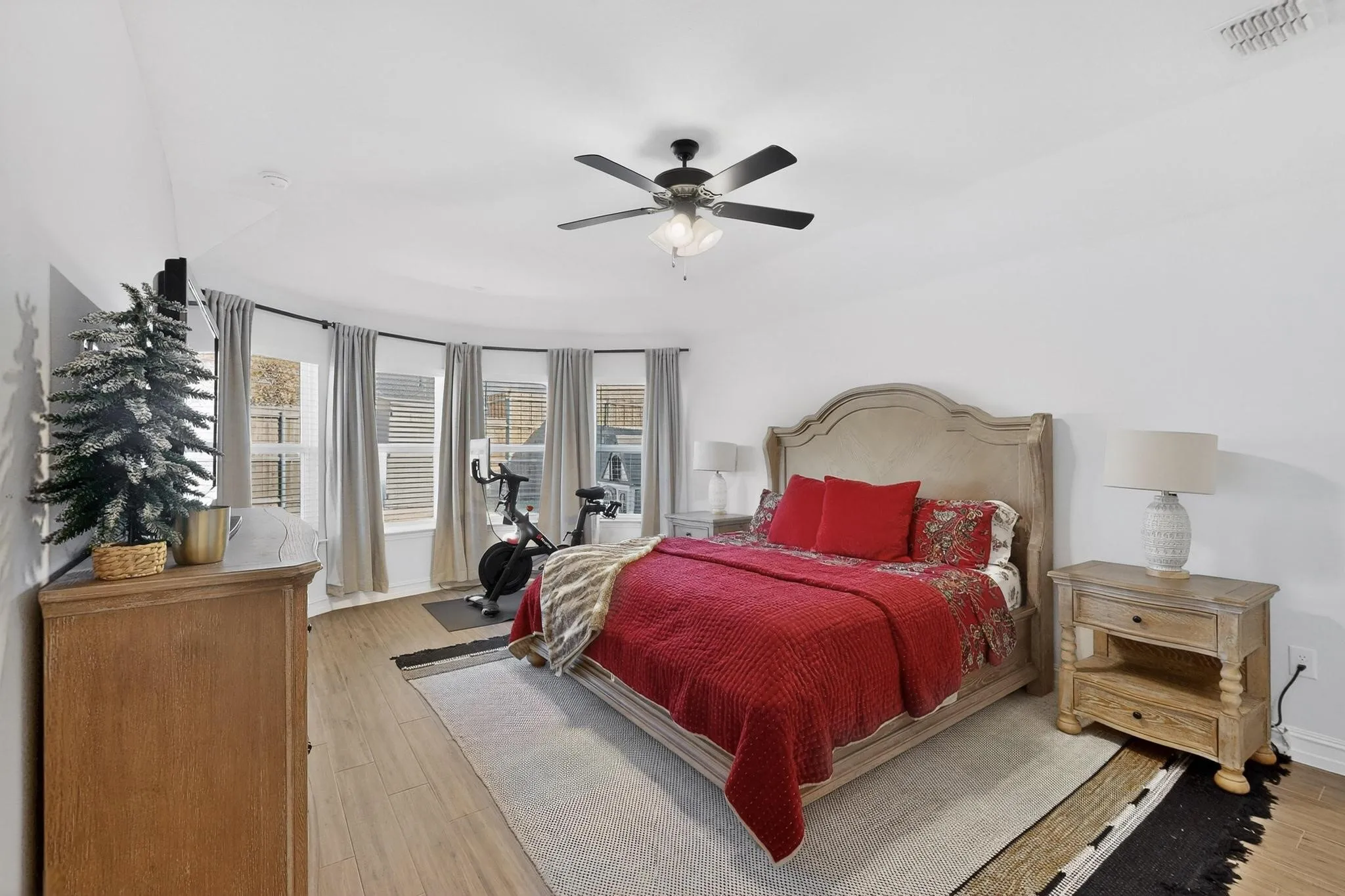Single Family Residence For Sale in Collin County , 2817 Ash Avenue, Melissa, Texas 75454, 4 Bedroom, 2 Bathroom, 2 Garage spaces, 2,254 Sqft, built in 2020, mls#21131233, Real Estate Agent in Melissa, Homes For Sale in Collin county, Homes For Sale in Melissa, Realtor in Melissa Texas, Real Estate Brokerage Independent Realty Texas, Luminita Cordes Realtor