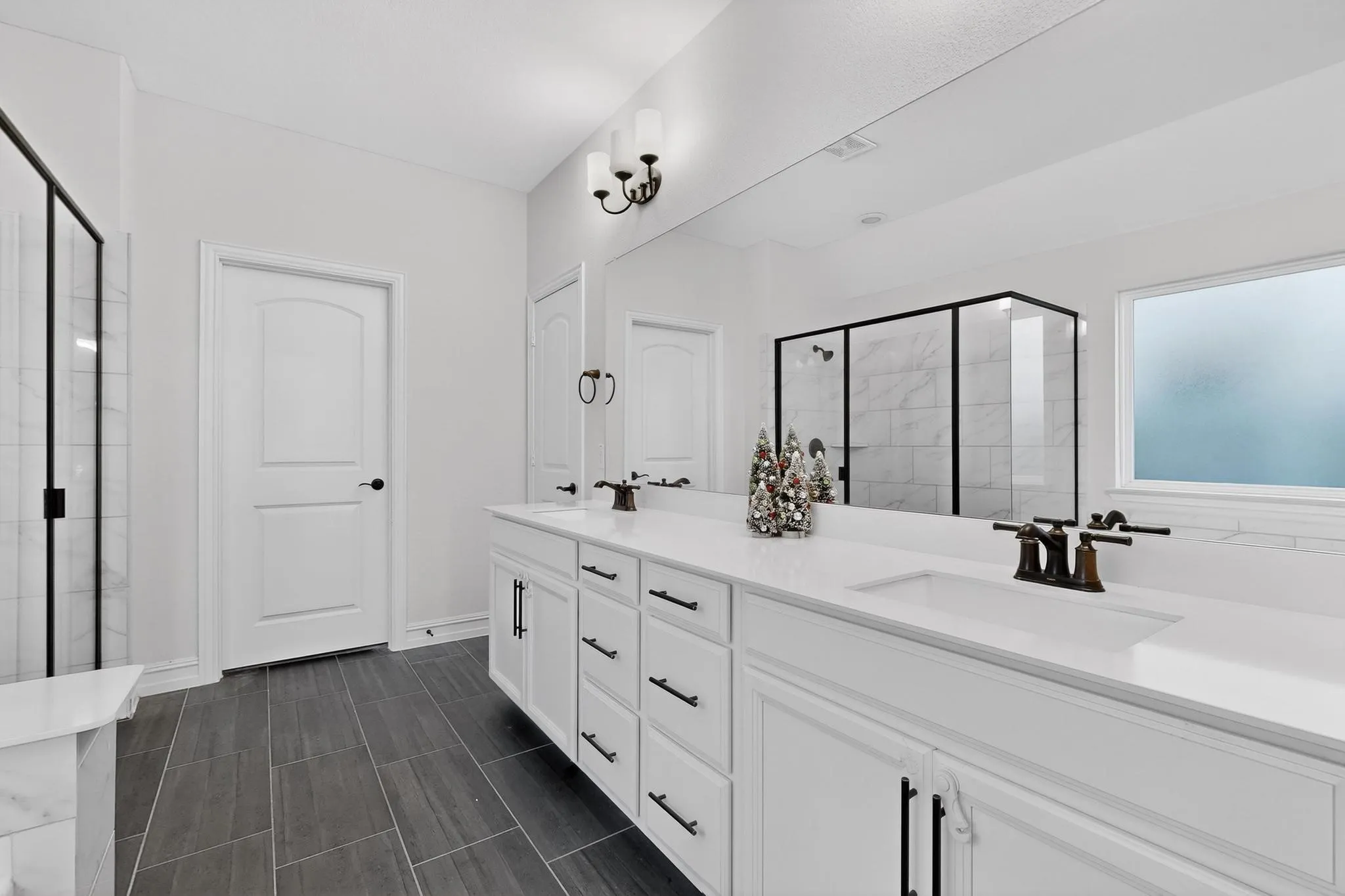 Single Family Residence For Sale in Collin County , 2817 Ash Avenue, Melissa, Texas 75454, 4 Bedroom, 2 Bathroom, 2 Garage spaces, 2,254 Sqft, built in 2020, mls#21131233, Real Estate Agent in Melissa, Homes For Sale in Collin county, Homes For Sale in Melissa, Realtor in Melissa Texas, Real Estate Brokerage Independent Realty Texas, Luminita Cordes Realtor