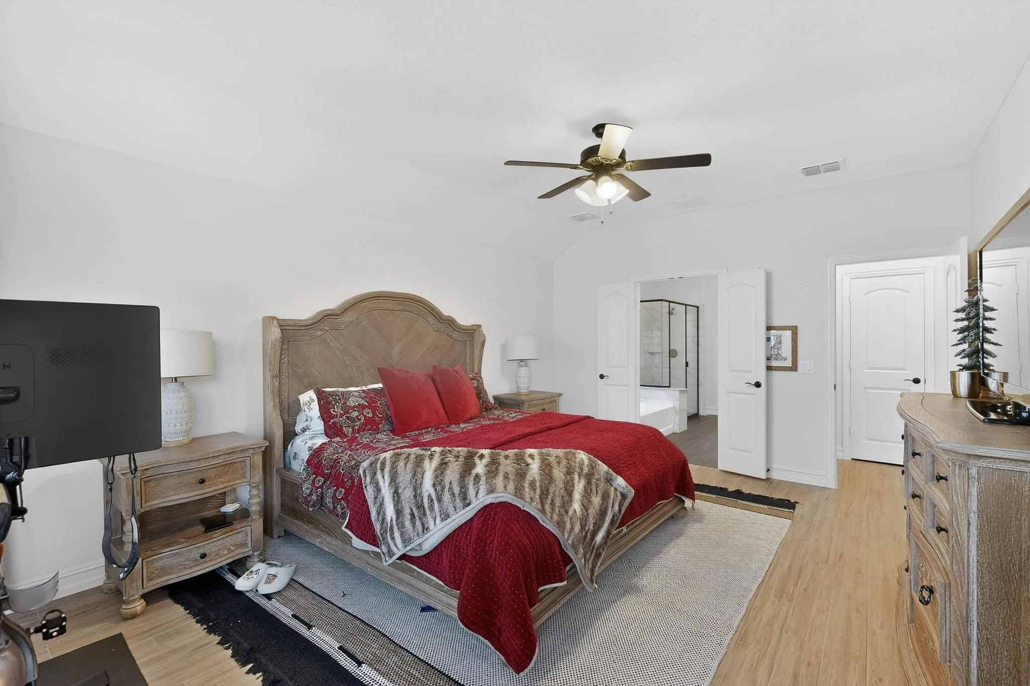 Single Family Residence For Sale in Collin County , 2817 Ash Avenue, Melissa, Texas 75454, 4 Bedroom, 2 Bathroom, 2 Garage spaces, 2,254 Sqft, built in 2020, mls#21131233, Real Estate Agent in Melissa, Homes For Sale in Collin county, Homes For Sale in Melissa, Realtor in Melissa Texas, Real Estate Brokerage Independent Realty Texas, Luminita Cordes Realtor