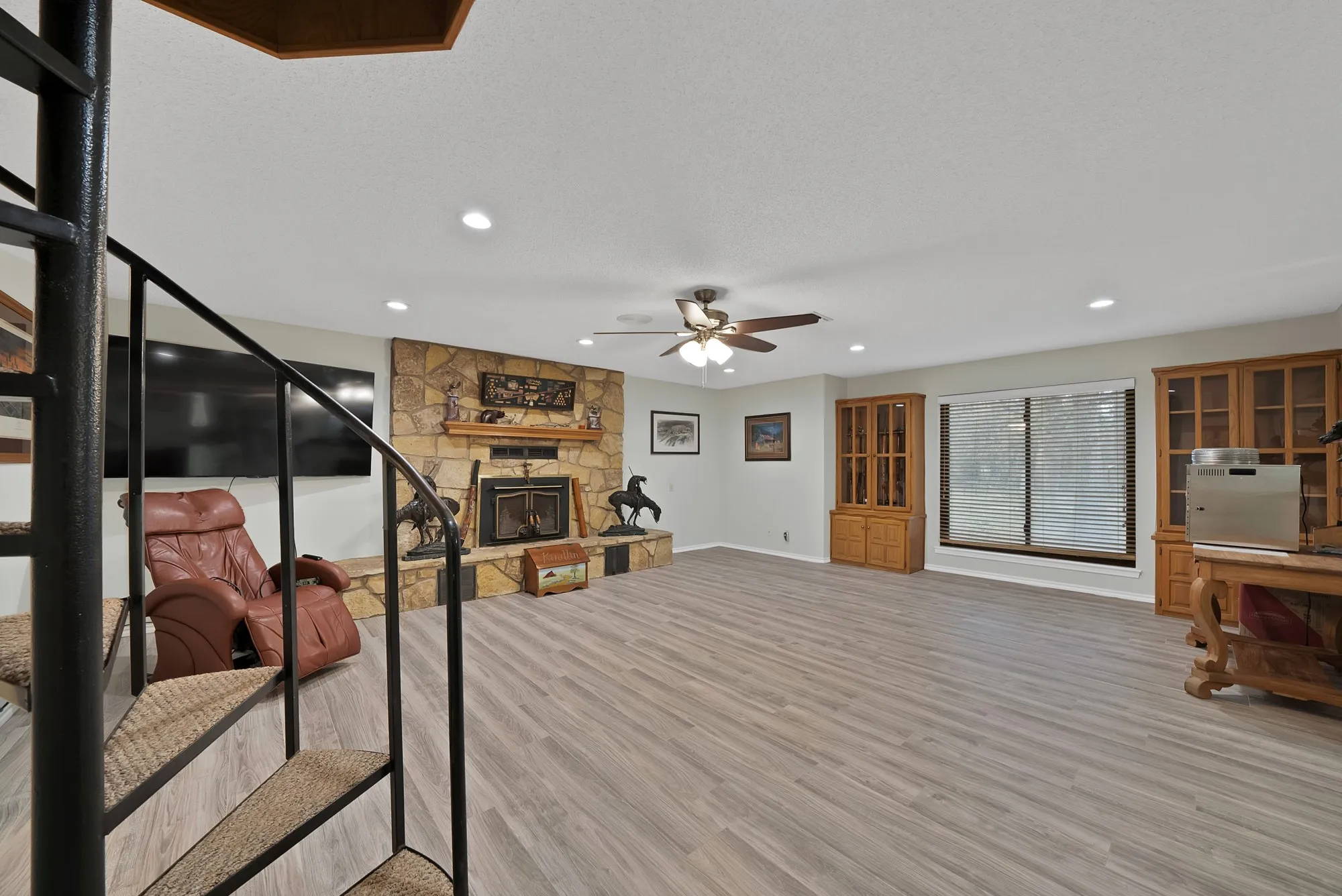 Farm For Sale in Parker County , 1317 Sweet Springs Road, Weatherford, Texas 76088, 4 Bedroom, 4 Bathroom, Garage spaces, 3,266 Sqft, built in 1988, mls#21130736, Real Estate Agent in Weatherford, Homes For Sale in Parker county, Homes For Sale in Weatherford, Realtor in Weatherford Texas, Real Estate Brokerage Independent Realty Texas, Luminita Cordes Realtor