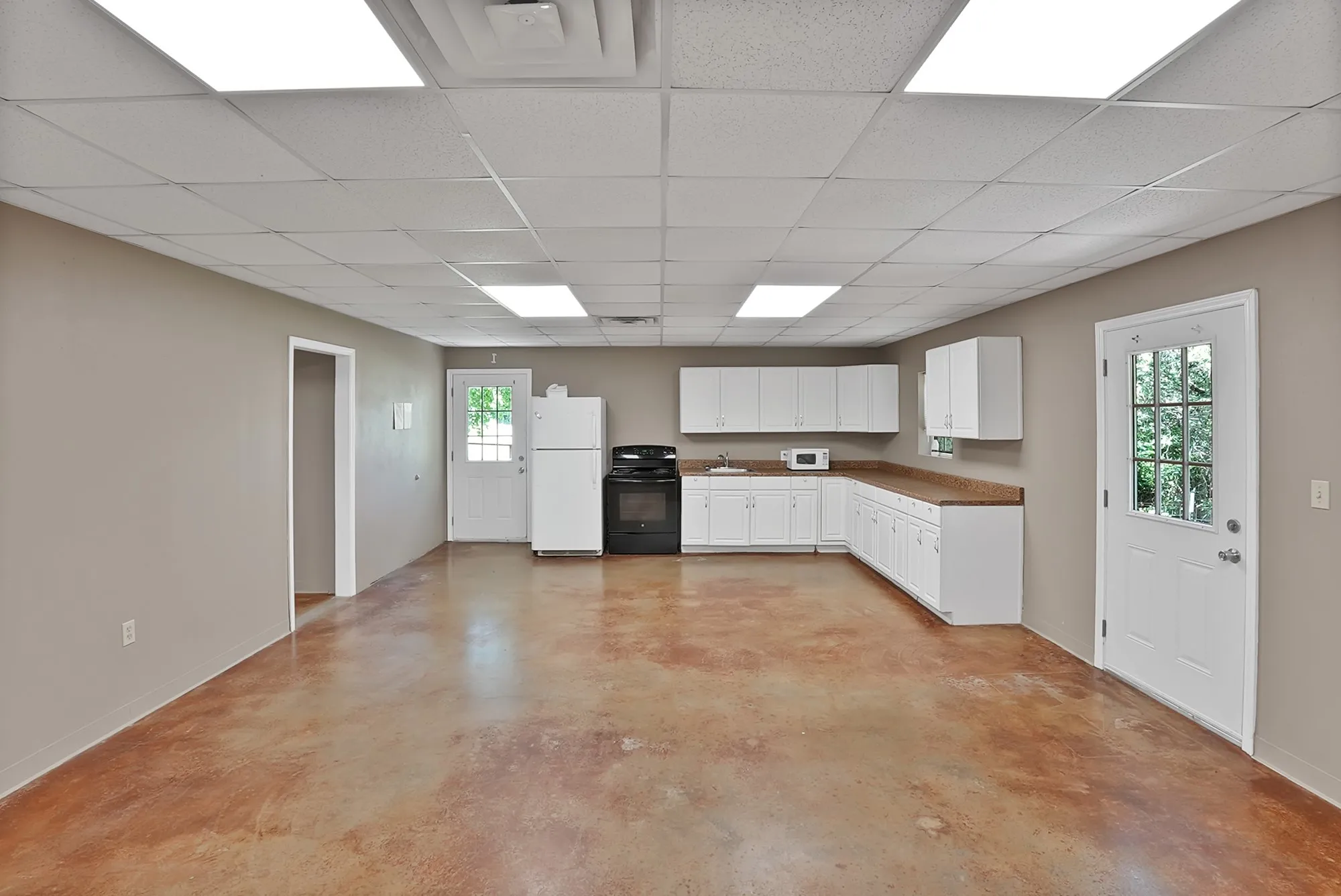 Farm For Sale in Parker County , 1317 Sweet Springs Road, Weatherford, Texas 76088, 4 Bedroom, 4 Bathroom, Garage spaces, 3,266 Sqft, built in 1988, mls#21130736, Real Estate Agent in Weatherford, Homes For Sale in Parker county, Homes For Sale in Weatherford, Realtor in Weatherford Texas, Real Estate Brokerage Independent Realty Texas, Luminita Cordes Realtor