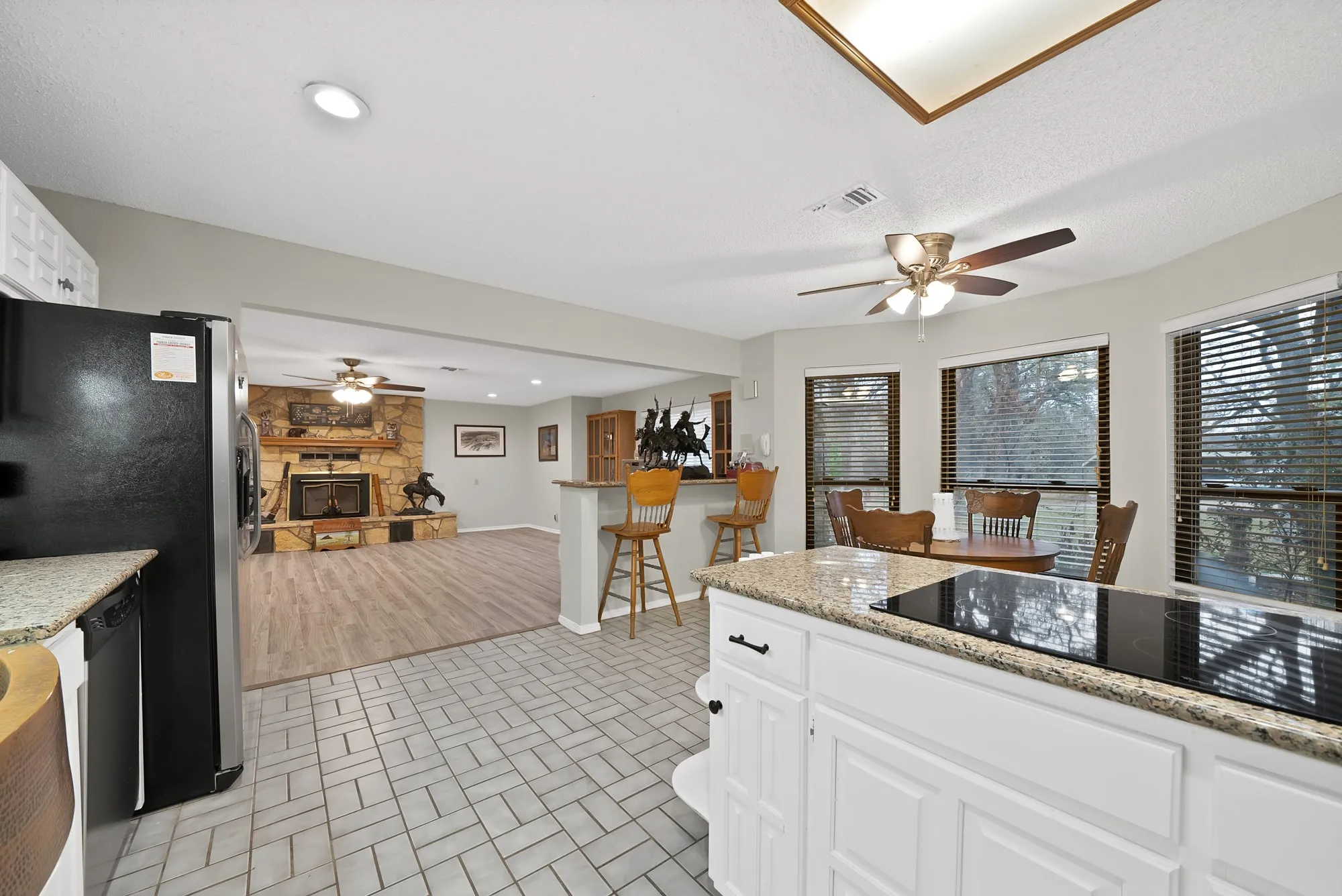 Farm For Sale in Parker County , 1317 Sweet Springs Road, Weatherford, Texas 76088, 4 Bedroom, 4 Bathroom, Garage spaces, 3,266 Sqft, built in 1988, mls#21130736, Real Estate Agent in Weatherford, Homes For Sale in Parker county, Homes For Sale in Weatherford, Realtor in Weatherford Texas, Real Estate Brokerage Independent Realty Texas, Luminita Cordes Realtor