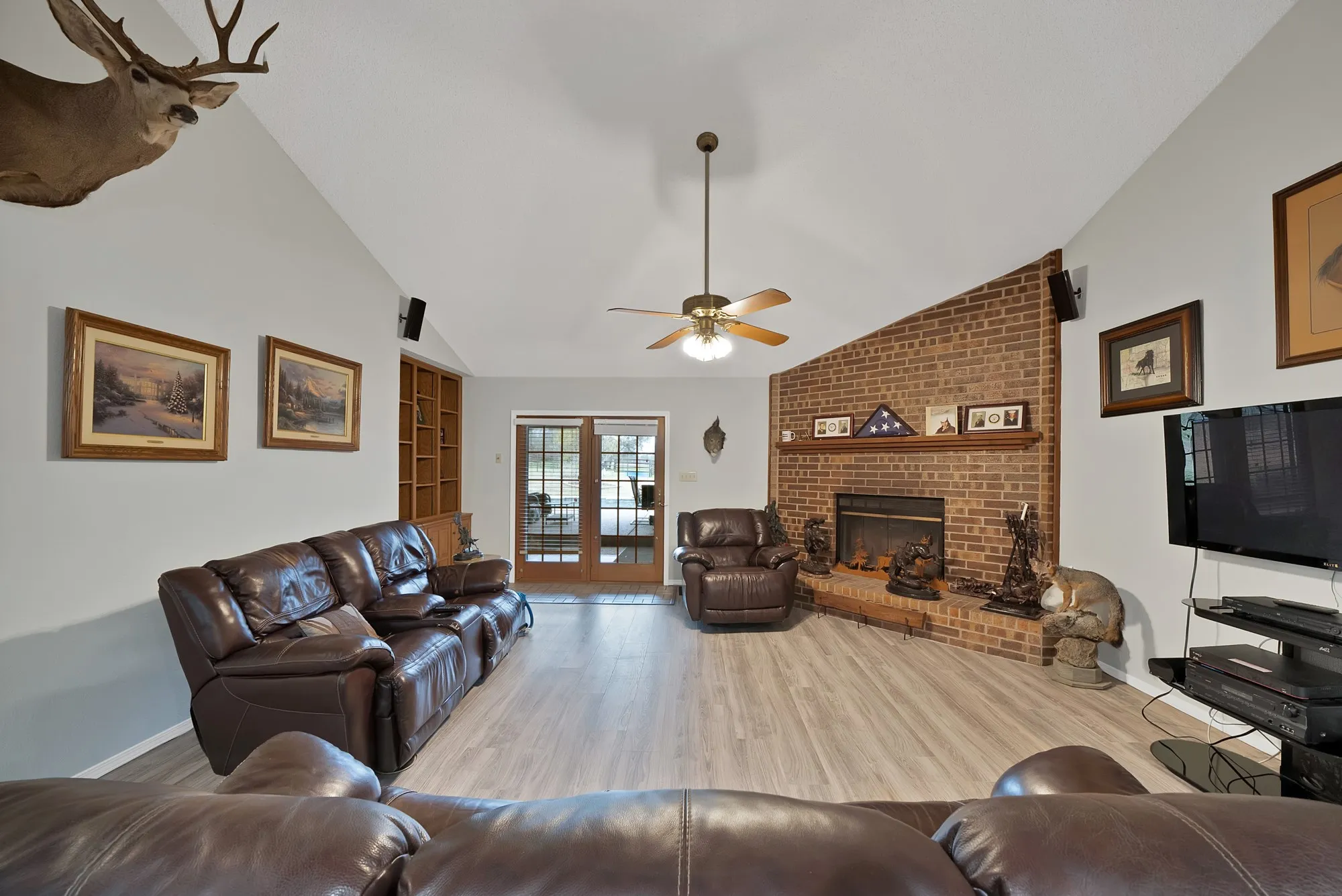 Farm For Sale in Parker County , 1317 Sweet Springs Road, Weatherford, Texas 76088, 4 Bedroom, 4 Bathroom, Garage spaces, 3,266 Sqft, built in 1988, mls#21130736, Real Estate Agent in Weatherford, Homes For Sale in Parker county, Homes For Sale in Weatherford, Realtor in Weatherford Texas, Real Estate Brokerage Independent Realty Texas, Luminita Cordes Realtor