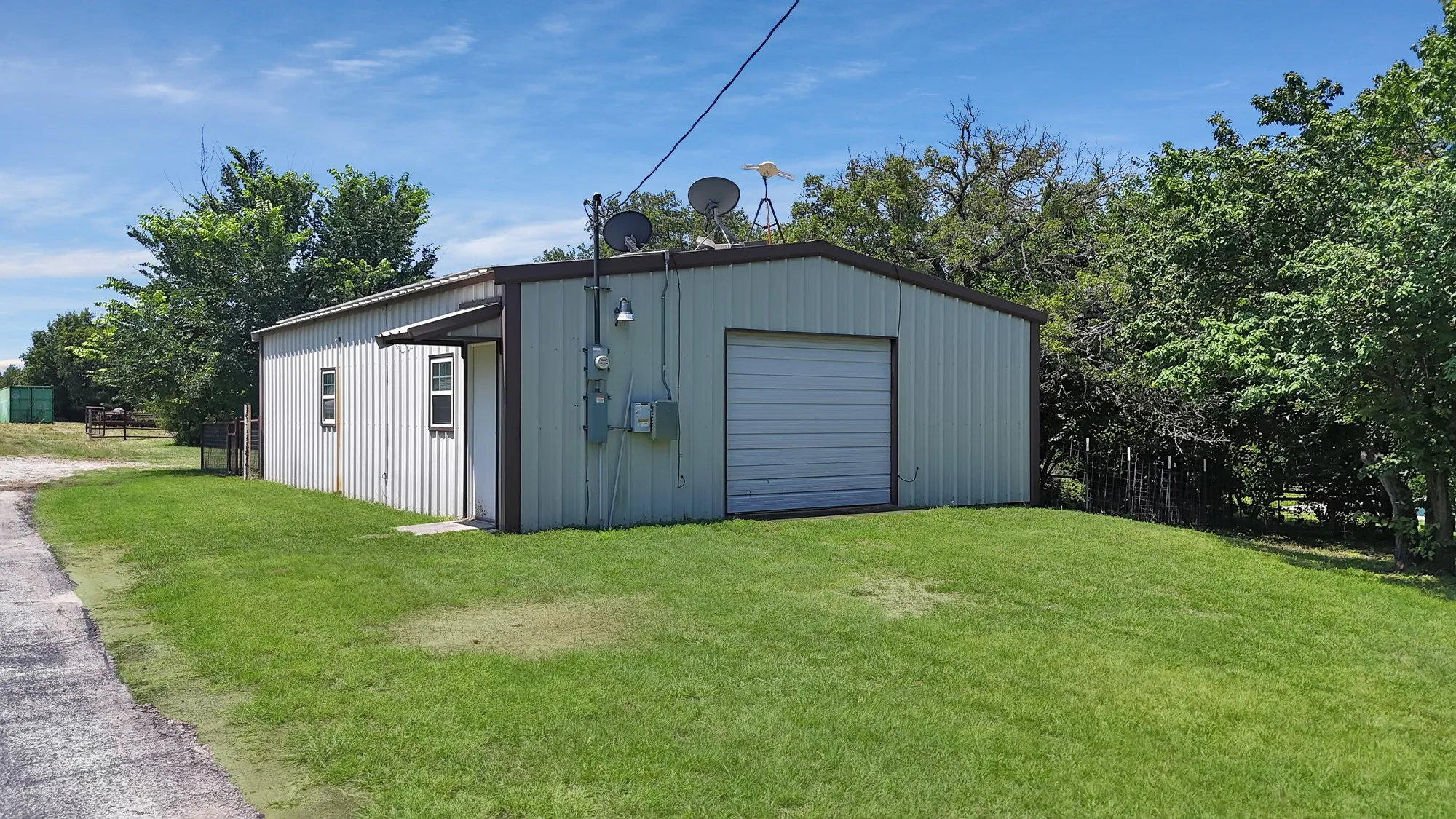Farm For Sale in Parker County , 1317 Sweet Springs Road, Weatherford, Texas 76088, 4 Bedroom, 4 Bathroom, Garage spaces, 3,266 Sqft, built in 1988, mls#21130736, Real Estate Agent in Weatherford, Homes For Sale in Parker county, Homes For Sale in Weatherford, Realtor in Weatherford Texas, Real Estate Brokerage Independent Realty Texas, Luminita Cordes Realtor