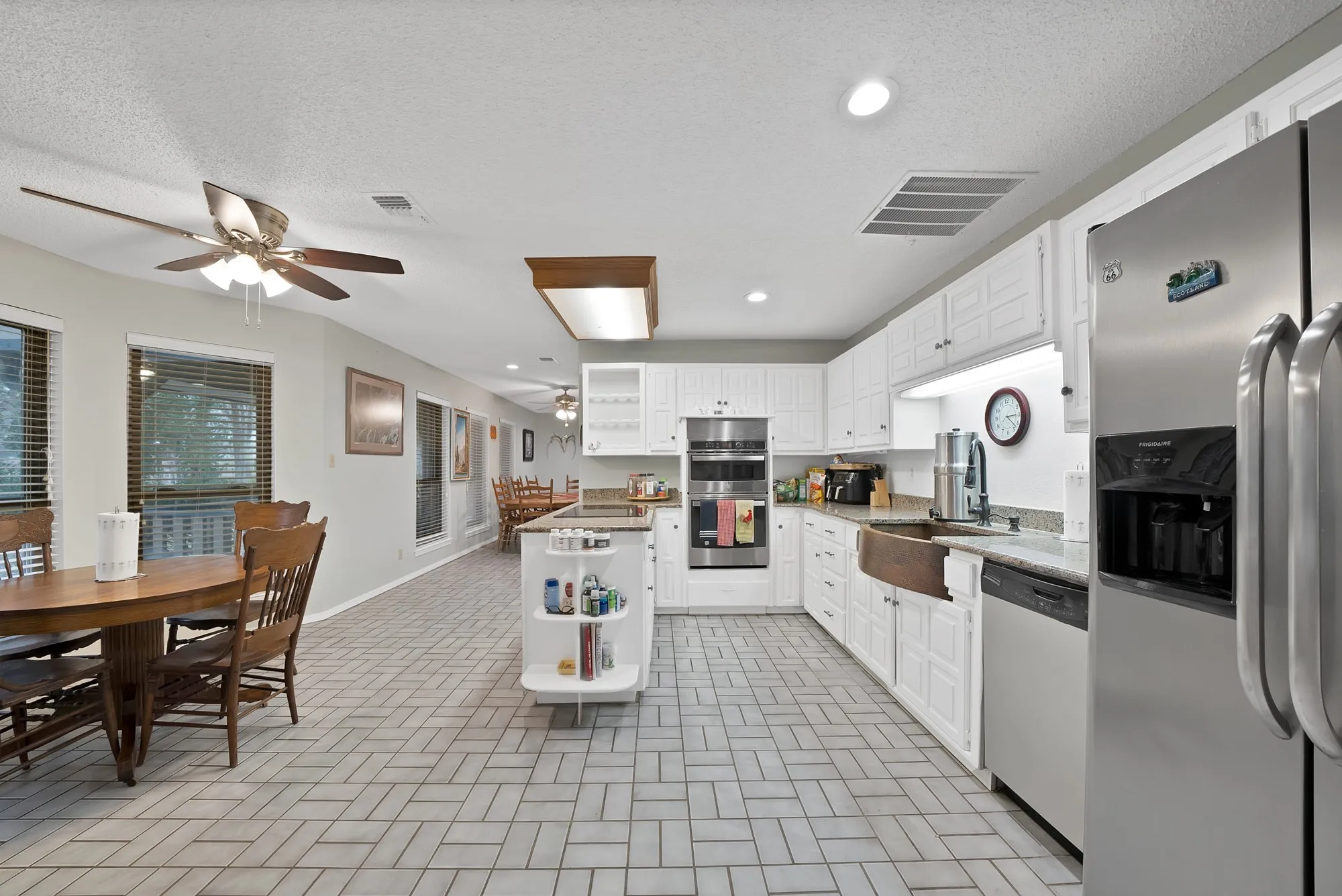 Farm For Sale in Parker County , 1317 Sweet Springs Road, Weatherford, Texas 76088, 4 Bedroom, 4 Bathroom, Garage spaces, 3,266 Sqft, built in 1988, mls#21130736, Real Estate Agent in Weatherford, Homes For Sale in Parker county, Homes For Sale in Weatherford, Realtor in Weatherford Texas, Real Estate Brokerage Independent Realty Texas, Luminita Cordes Realtor