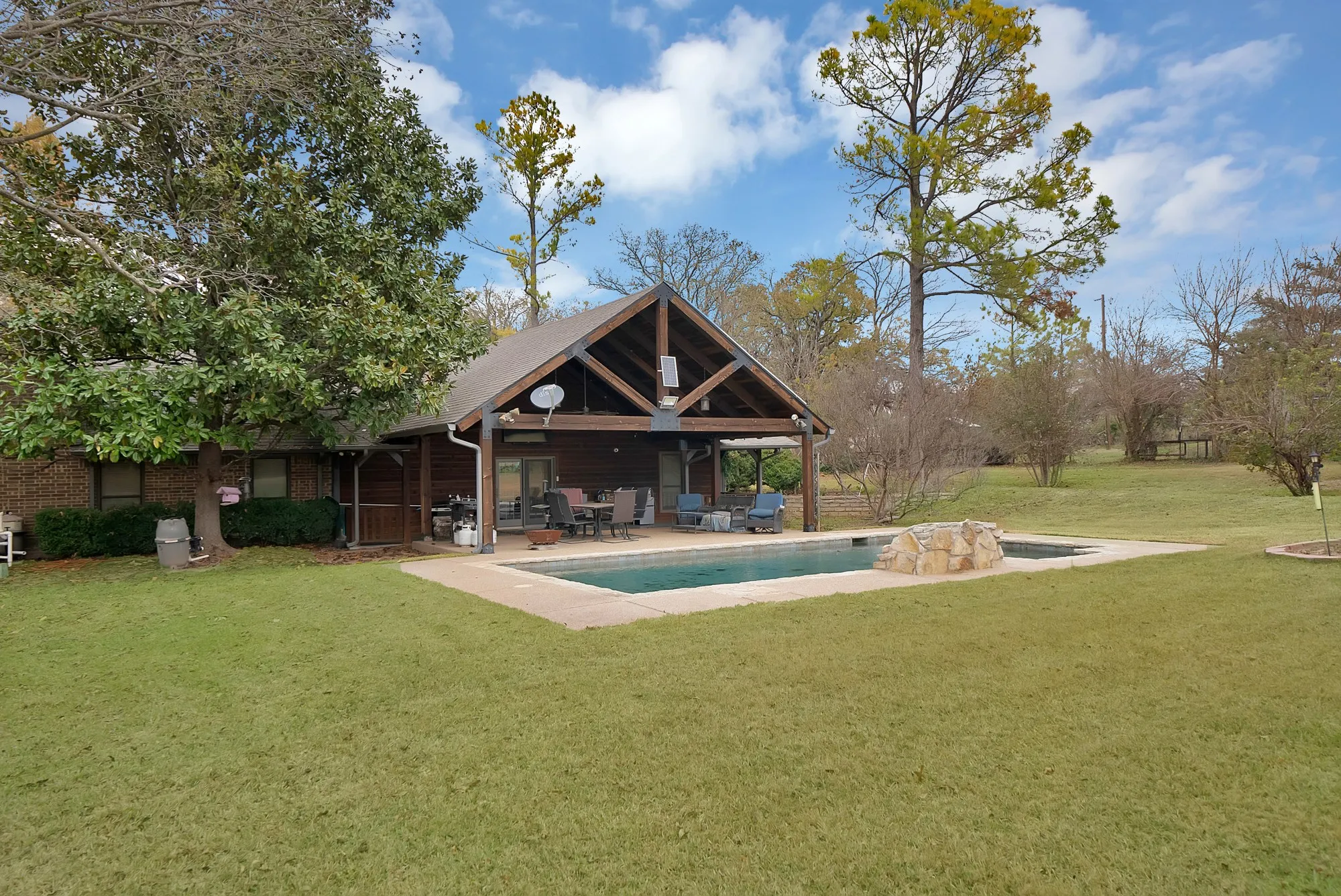 Farm For Sale in Parker County , 1317 Sweet Springs Road, Weatherford, Texas 76088, 4 Bedroom, 4 Bathroom, Garage spaces, 3,266 Sqft, built in 1988, mls#21130736, Real Estate Agent in Weatherford, Homes For Sale in Parker county, Homes For Sale in Weatherford, Realtor in Weatherford Texas, Real Estate Brokerage Independent Realty Texas, Luminita Cordes Realtor