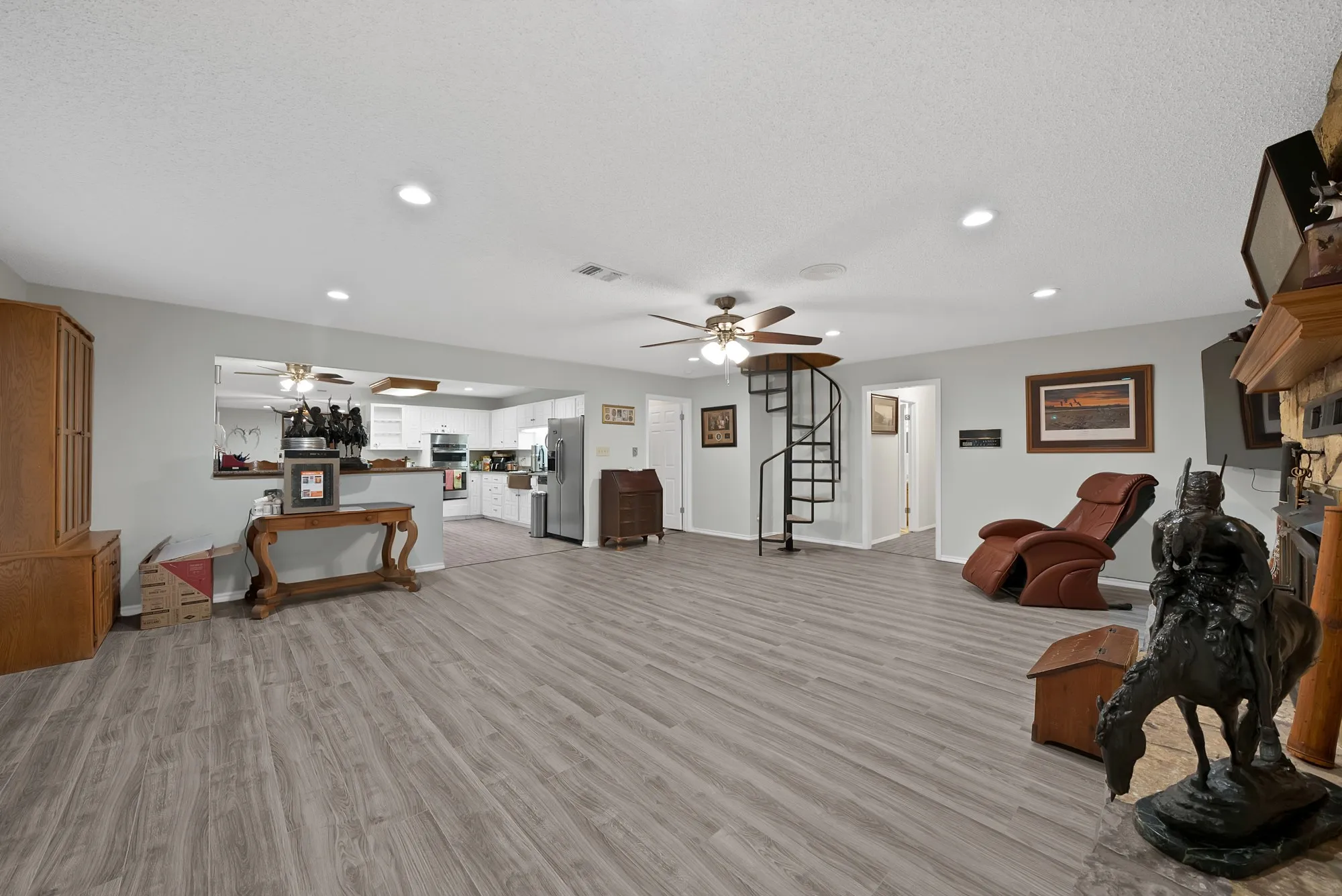 Farm For Sale in Parker County , 1317 Sweet Springs Road, Weatherford, Texas 76088, 4 Bedroom, 4 Bathroom, Garage spaces, 3,266 Sqft, built in 1988, mls#21130736, Real Estate Agent in Weatherford, Homes For Sale in Parker county, Homes For Sale in Weatherford, Realtor in Weatherford Texas, Real Estate Brokerage Independent Realty Texas, Luminita Cordes Realtor