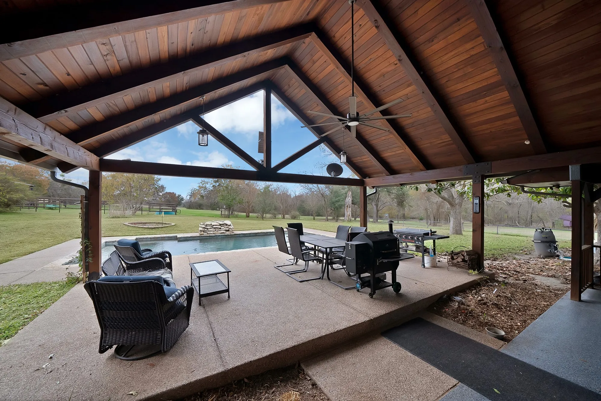 Farm For Sale in Parker County , 1317 Sweet Springs Road, Weatherford, Texas 76088, 4 Bedroom, 4 Bathroom, Garage spaces, 3,266 Sqft, built in 1988, mls#21130736, Real Estate Agent in Weatherford, Homes For Sale in Parker county, Homes For Sale in Weatherford, Realtor in Weatherford Texas, Real Estate Brokerage Independent Realty Texas, Luminita Cordes Realtor