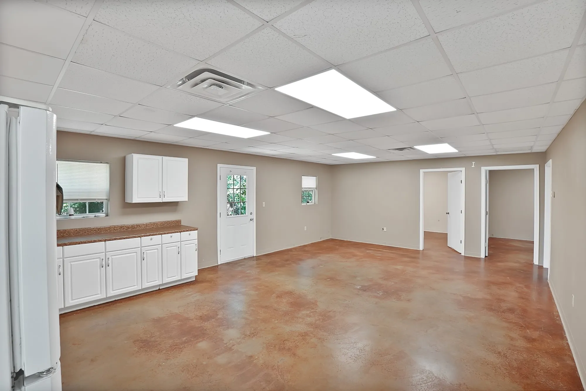 Farm For Sale in Parker County , 1317 Sweet Springs Road, Weatherford, Texas 76088, 4 Bedroom, 4 Bathroom, Garage spaces, 3,266 Sqft, built in 1988, mls#21130736, Real Estate Agent in Weatherford, Homes For Sale in Parker county, Homes For Sale in Weatherford, Realtor in Weatherford Texas, Real Estate Brokerage Independent Realty Texas, Luminita Cordes Realtor
