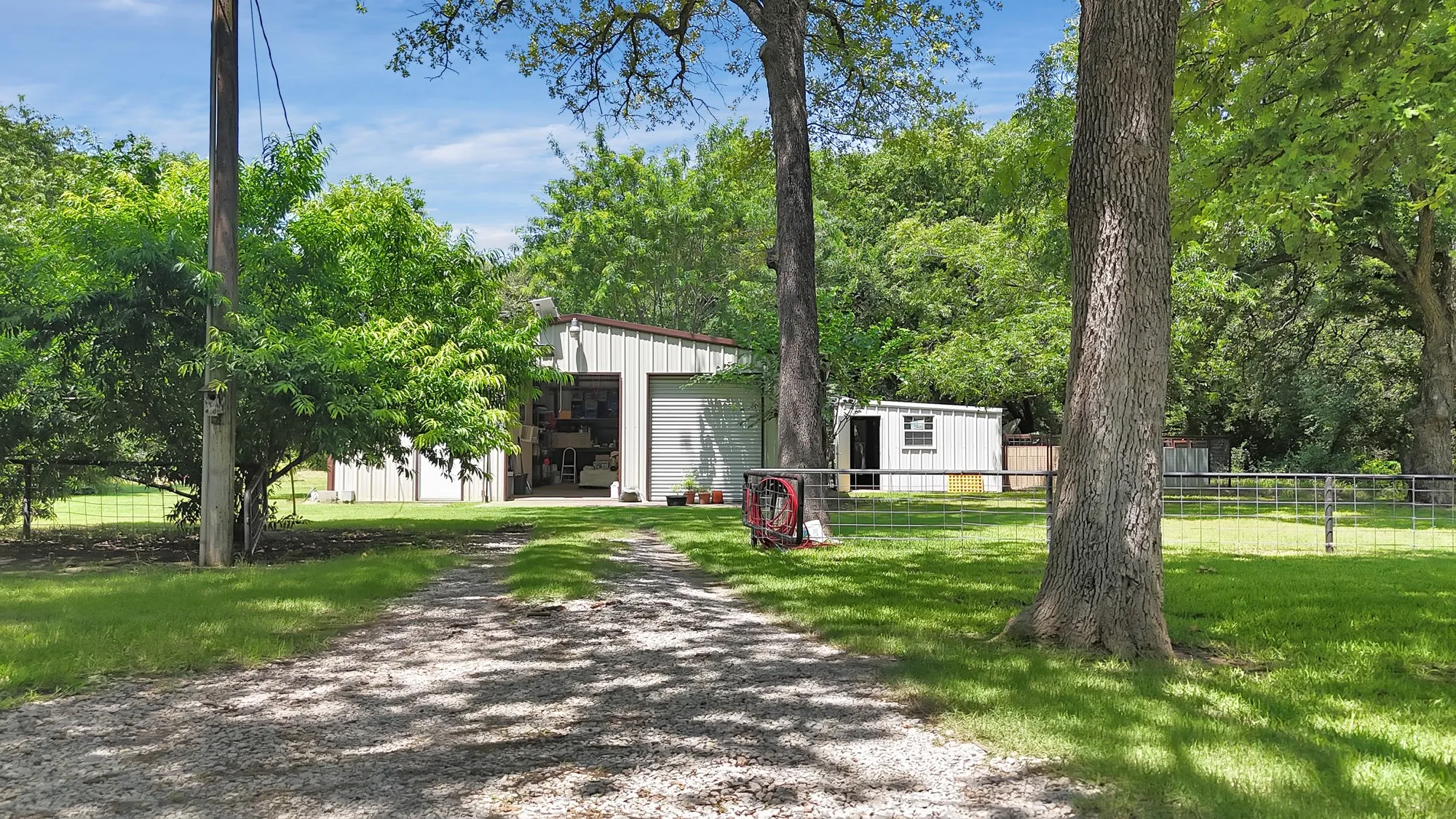 Farm For Sale in Parker County , 1317 Sweet Springs Road, Weatherford, Texas 76088, 4 Bedroom, 4 Bathroom, Garage spaces, 3,266 Sqft, built in 1988, mls#21130736, Real Estate Agent in Weatherford, Homes For Sale in Parker county, Homes For Sale in Weatherford, Realtor in Weatherford Texas, Real Estate Brokerage Independent Realty Texas, Luminita Cordes Realtor