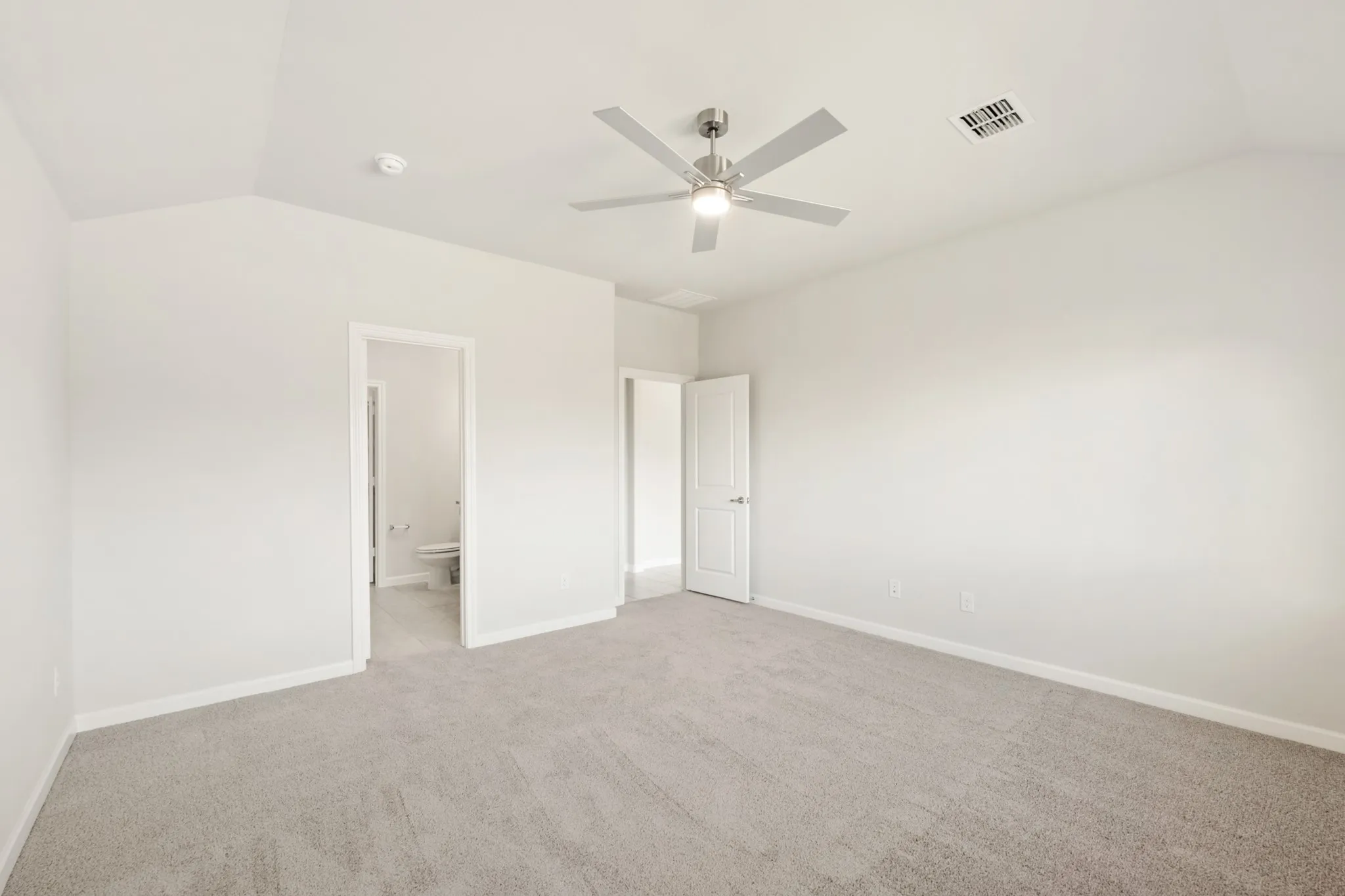 Single Family Residence For Sale in Johnson County , 925 Kingbird Lane, Alvarado, Texas 76009, 3 Bedroom, 2 Bathroom, 2 Garage spaces, 1,531 Sqft, built in 2025, New Construction - Complete, mls#21125781, Real Estate Agent in Alvarado, Homes For Sale in Johnson county, Homes For Sale in Alvarado, Realtor in Alvarado Texas, Real Estate Brokerage Independent Realty Texas, Luminita Cordes Realtor