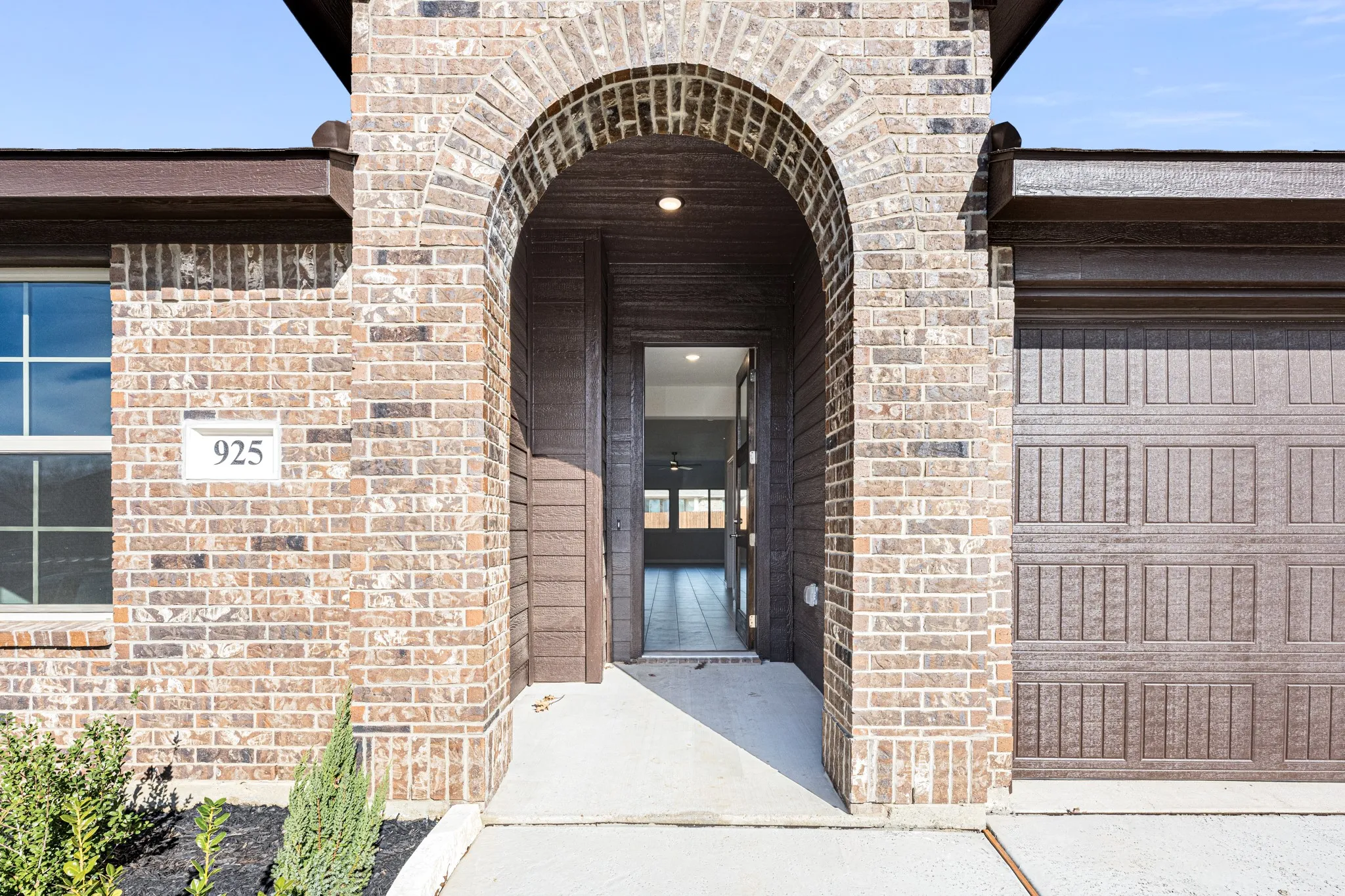 Single Family Residence For Sale in Johnson County , 925 Kingbird Lane, Alvarado, Texas 76009, 3 Bedroom, 2 Bathroom, 2 Garage spaces, 1,531 Sqft, built in 2025, New Construction - Complete, mls#21125781, Real Estate Agent in Alvarado, Homes For Sale in Johnson county, Homes For Sale in Alvarado, Realtor in Alvarado Texas, Real Estate Brokerage Independent Realty Texas, Luminita Cordes Realtor