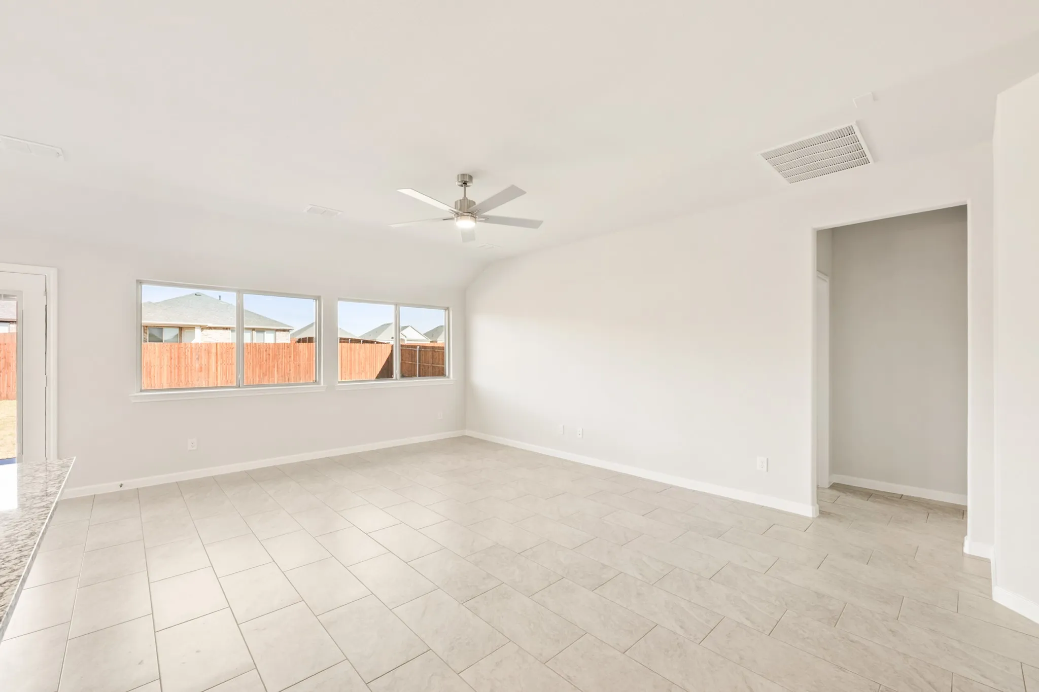 Single Family Residence For Sale in Johnson County , 925 Kingbird Lane, Alvarado, Texas 76009, 3 Bedroom, 2 Bathroom, 2 Garage spaces, 1,531 Sqft, built in 2025, New Construction - Complete, mls#21125781, Real Estate Agent in Alvarado, Homes For Sale in Johnson county, Homes For Sale in Alvarado, Realtor in Alvarado Texas, Real Estate Brokerage Independent Realty Texas, Luminita Cordes Realtor