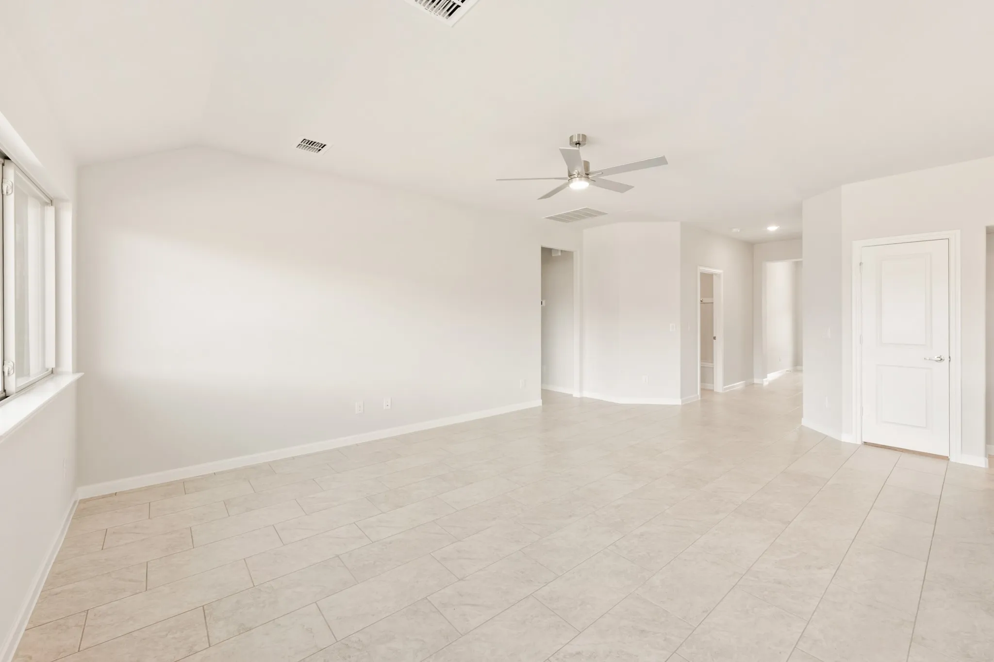 Single Family Residence For Sale in Johnson County , 925 Kingbird Lane, Alvarado, Texas 76009, 3 Bedroom, 2 Bathroom, 2 Garage spaces, 1,531 Sqft, built in 2025, New Construction - Complete, mls#21125781, Real Estate Agent in Alvarado, Homes For Sale in Johnson county, Homes For Sale in Alvarado, Realtor in Alvarado Texas, Real Estate Brokerage Independent Realty Texas, Luminita Cordes Realtor