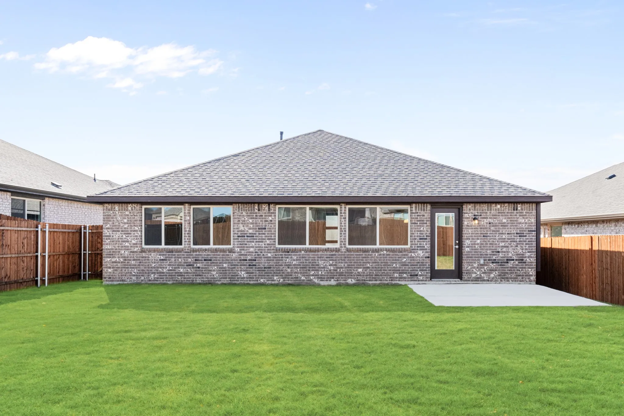 Single Family Residence For Sale in Johnson County , 925 Kingbird Lane, Alvarado, Texas 76009, 3 Bedroom, 2 Bathroom, 2 Garage spaces, 1,531 Sqft, built in 2025, New Construction - Complete, mls#21125781, Real Estate Agent in Alvarado, Homes For Sale in Johnson county, Homes For Sale in Alvarado, Realtor in Alvarado Texas, Real Estate Brokerage Independent Realty Texas, Luminita Cordes Realtor
