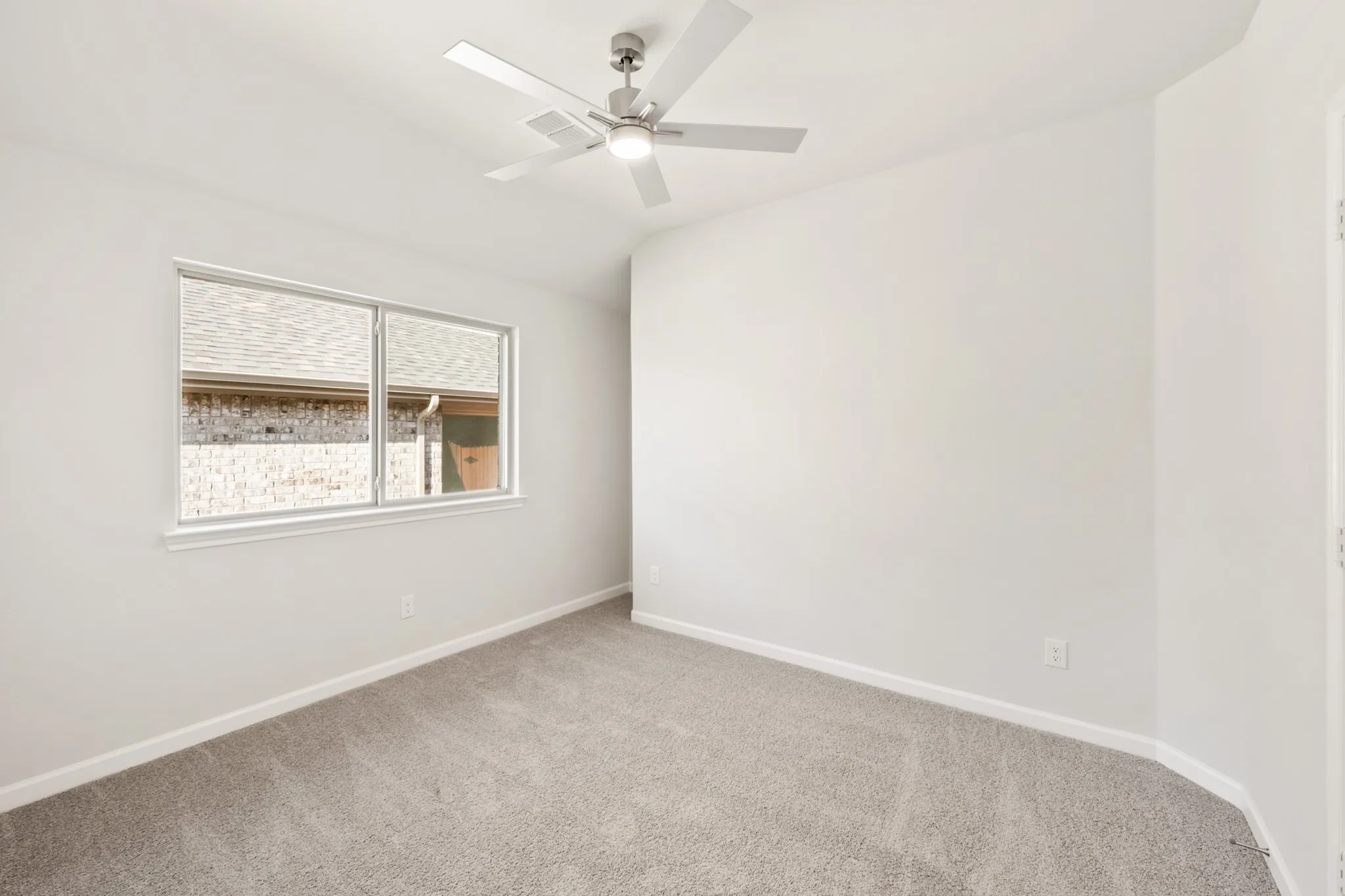 Single Family Residence For Sale in Johnson County , 925 Kingbird Lane, Alvarado, Texas 76009, 3 Bedroom, 2 Bathroom, 2 Garage spaces, 1,531 Sqft, built in 2025, New Construction - Complete, mls#21125781, Real Estate Agent in Alvarado, Homes For Sale in Johnson county, Homes For Sale in Alvarado, Realtor in Alvarado Texas, Real Estate Brokerage Independent Realty Texas, Luminita Cordes Realtor