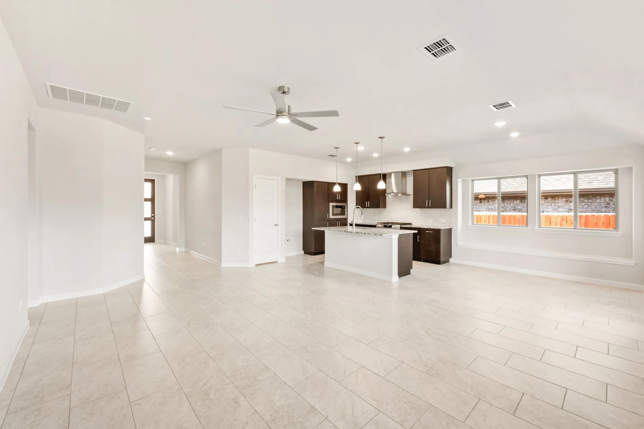 Single Family Residence For Sale in Johnson County , 925 Kingbird Lane, Alvarado, Texas 76009, 3 Bedroom, 2 Bathroom, 2 Garage spaces, 1,531 Sqft, built in 2025, New Construction - Complete, mls#21125781, Real Estate Agent in Alvarado, Homes For Sale in Johnson county, Homes For Sale in Alvarado, Realtor in Alvarado Texas, Real Estate Brokerage Independent Realty Texas, Luminita Cordes Realtor
