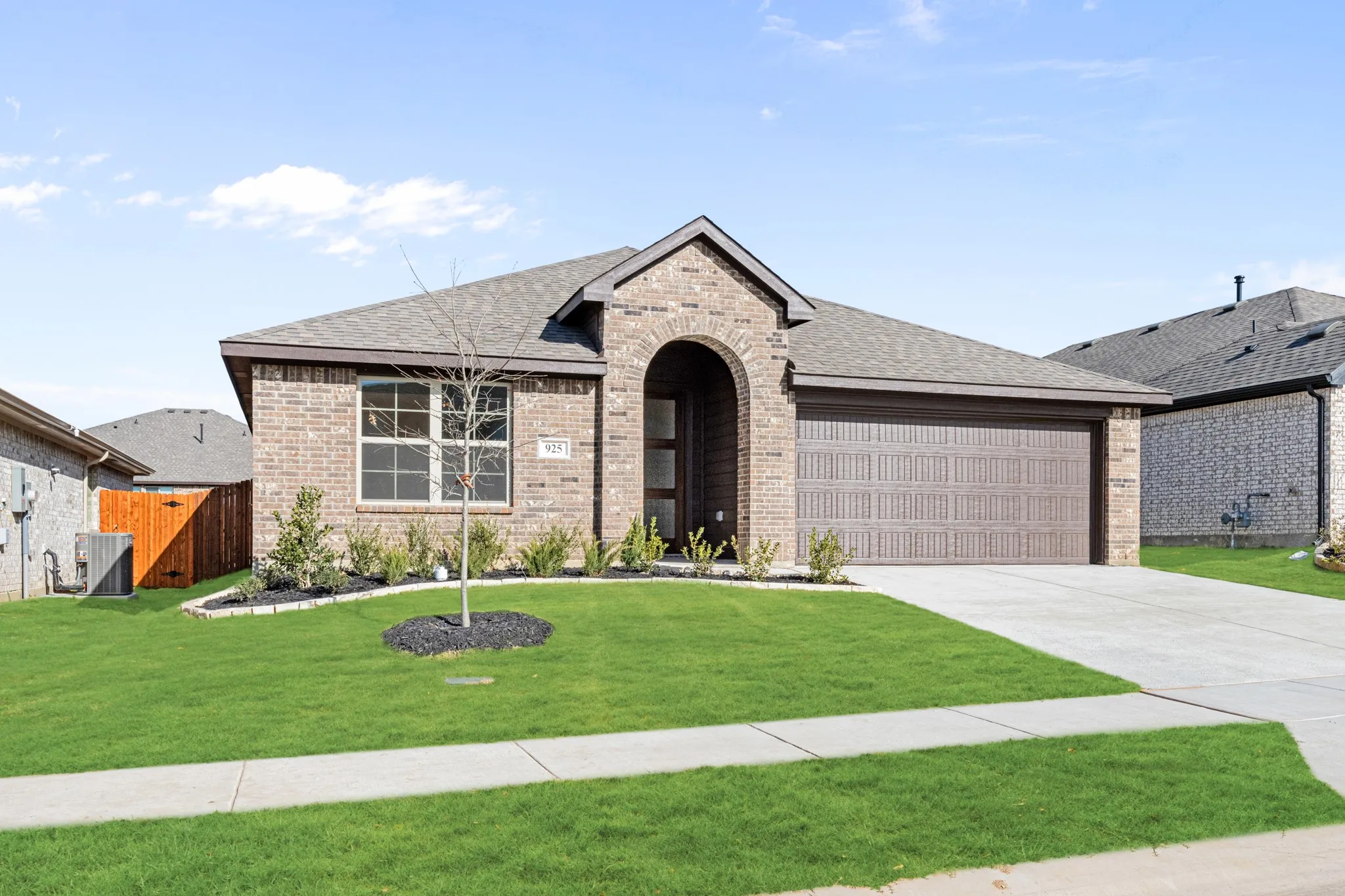 Single Family Residence For Sale in Johnson County , 925 Kingbird Lane, Alvarado, Texas 76009, 3 Bedroom, 2 Bathroom, 2 Garage spaces, 1,531 Sqft, built in 2025, New Construction - Complete, mls#21125781, Real Estate Agent in Alvarado, Homes For Sale in Johnson county, Homes For Sale in Alvarado, Realtor in Alvarado Texas, Real Estate Brokerage Independent Realty Texas, Luminita Cordes Realtor