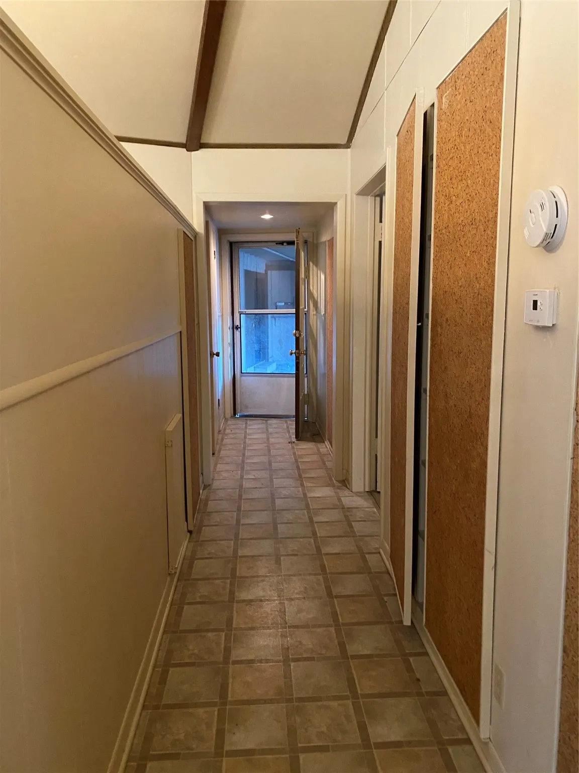 Single Family Residence For Sale in Navarro County , 1805 E Beverly Drive, Corsicana, Texas 75110, 2 Bedroom, 2 Bathroom, Garage spaces, 1,385 Sqft, built in 1968, mls#21131496, Real Estate Agent in Corsicana, Homes For Sale in Navarro county, Homes For Sale in Corsicana, Realtor in Corsicana Texas, Real Estate Brokerage Independent Realty Texas, Luminita Cordes Realtor