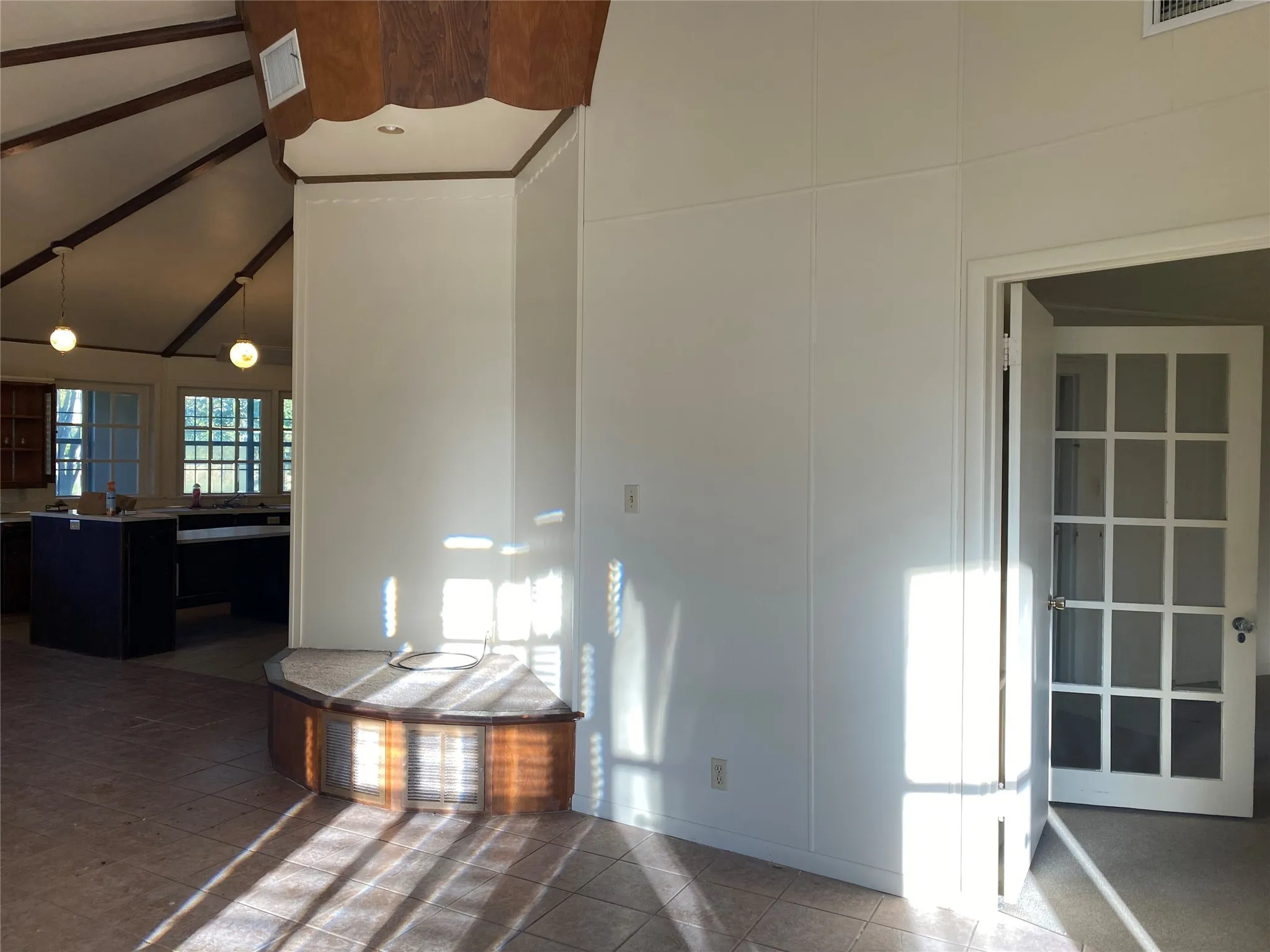 Single Family Residence For Sale in Navarro County , 1805 E Beverly Drive, Corsicana, Texas 75110, 2 Bedroom, 2 Bathroom, Garage spaces, 1,385 Sqft, built in 1968, mls#21131496, Real Estate Agent in Corsicana, Homes For Sale in Navarro county, Homes For Sale in Corsicana, Realtor in Corsicana Texas, Real Estate Brokerage Independent Realty Texas, Luminita Cordes Realtor