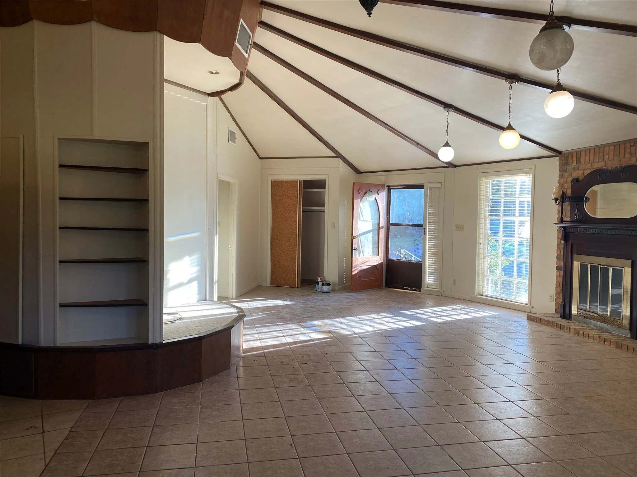 Single Family Residence For Sale in Navarro County , 1805 E Beverly Drive, Corsicana, Texas 75110, 2 Bedroom, 2 Bathroom, Garage spaces, 1,385 Sqft, built in 1968, mls#21131496, Real Estate Agent in Corsicana, Homes For Sale in Navarro county, Homes For Sale in Corsicana, Realtor in Corsicana Texas, Real Estate Brokerage Independent Realty Texas, Luminita Cordes Realtor