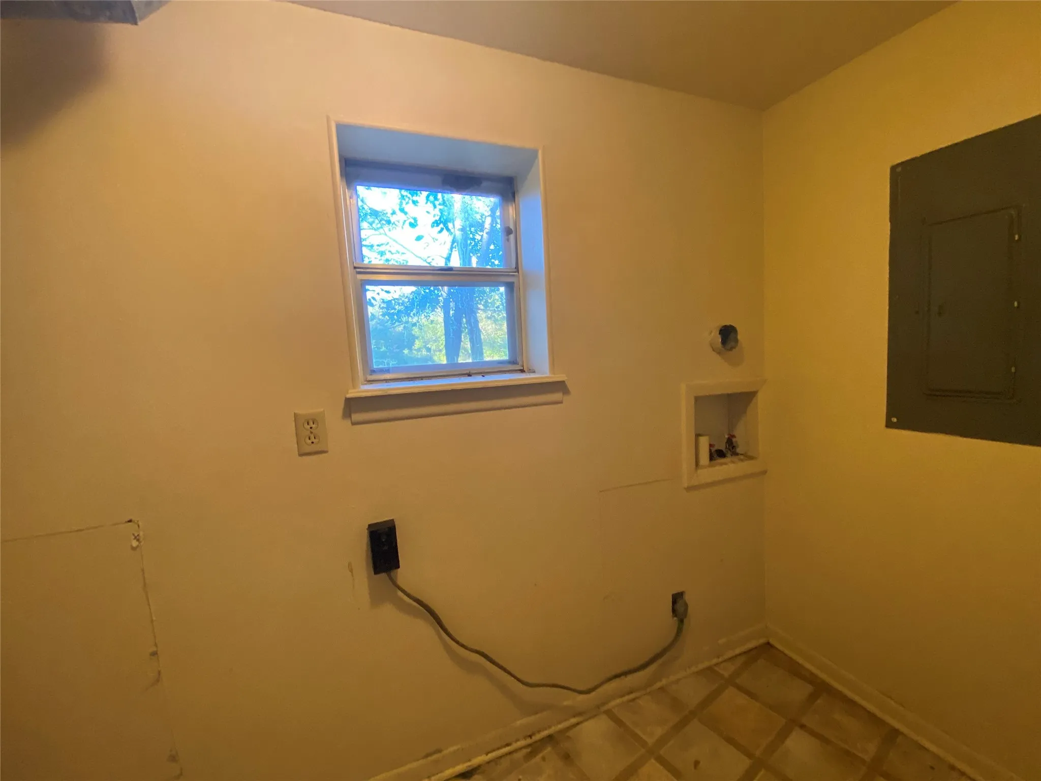 Single Family Residence For Sale in Navarro County , 1805 E Beverly Drive, Corsicana, Texas 75110, 2 Bedroom, 2 Bathroom, Garage spaces, 1,385 Sqft, built in 1968, mls#21131496, Real Estate Agent in Corsicana, Homes For Sale in Navarro county, Homes For Sale in Corsicana, Realtor in Corsicana Texas, Real Estate Brokerage Independent Realty Texas, Luminita Cordes Realtor