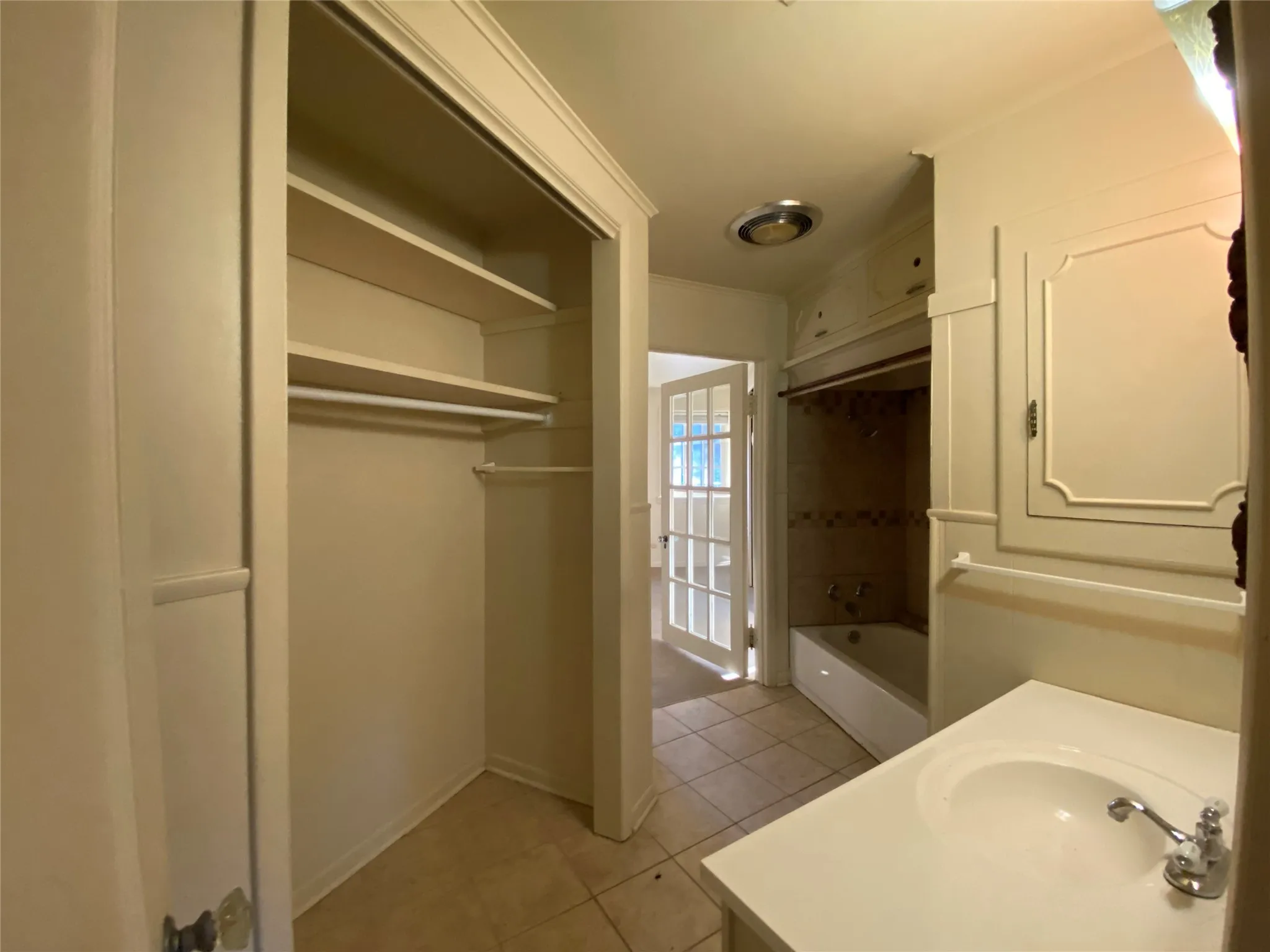 Single Family Residence For Sale in Navarro County , 1805 E Beverly Drive, Corsicana, Texas 75110, 2 Bedroom, 2 Bathroom, Garage spaces, 1,385 Sqft, built in 1968, mls#21131496, Real Estate Agent in Corsicana, Homes For Sale in Navarro county, Homes For Sale in Corsicana, Realtor in Corsicana Texas, Real Estate Brokerage Independent Realty Texas, Luminita Cordes Realtor