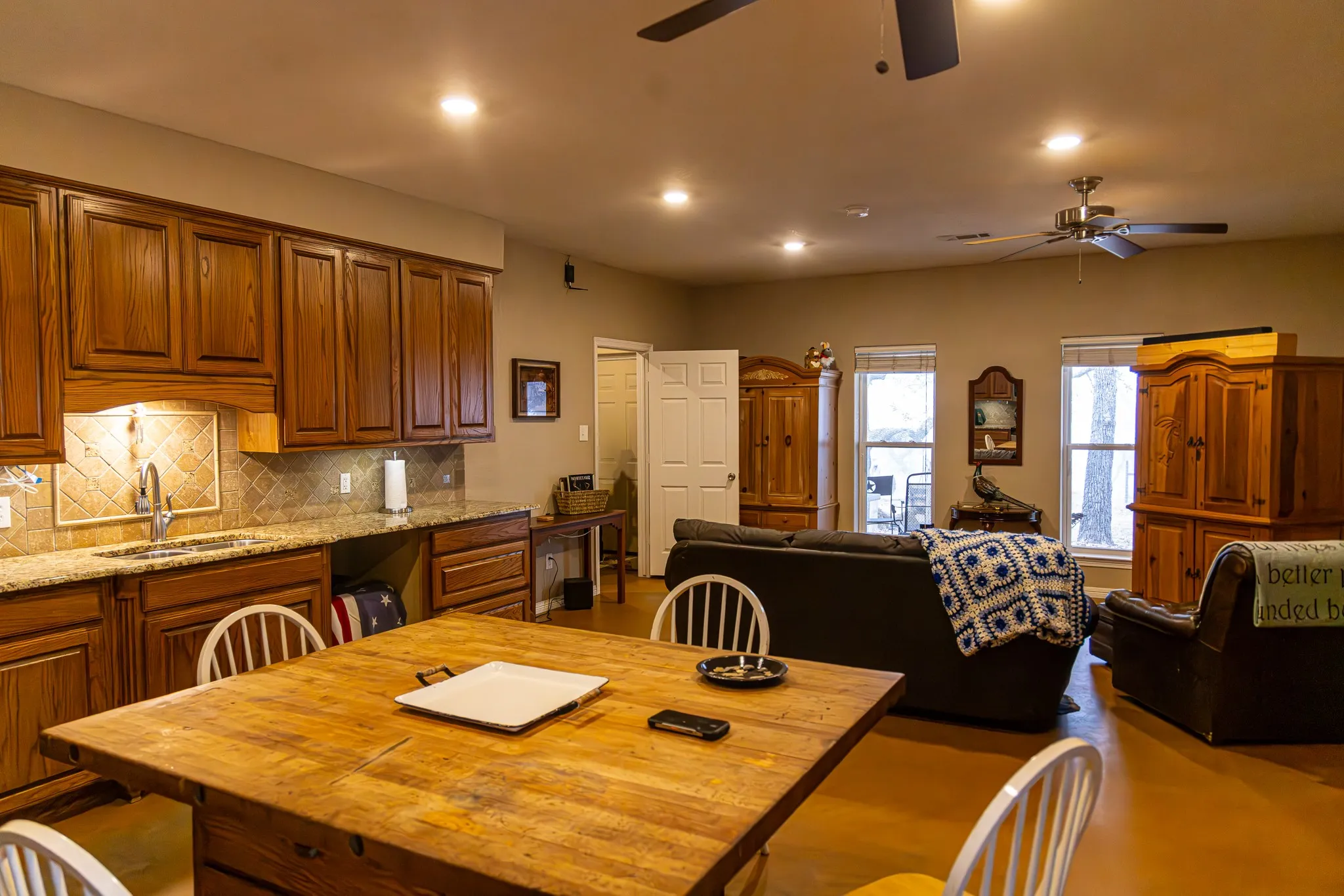 Single Family Residence For Sale in Palo Pinto County , 2946 FM 52, Graford, Texas 76449, 2 Bedrooms, 1 Bathroom, Garage spaces, 1,200 Sqft, built in 2011, Price $1,875,000, mls#21127478, Real Estate Agent in Graford, Homes For Sale in Palo Pinto county, Homes For Sale in Graford, Realtor in Graford Texas, Real Estate Brokerage Independent Realty Texas, Luminita Cordes Realtor