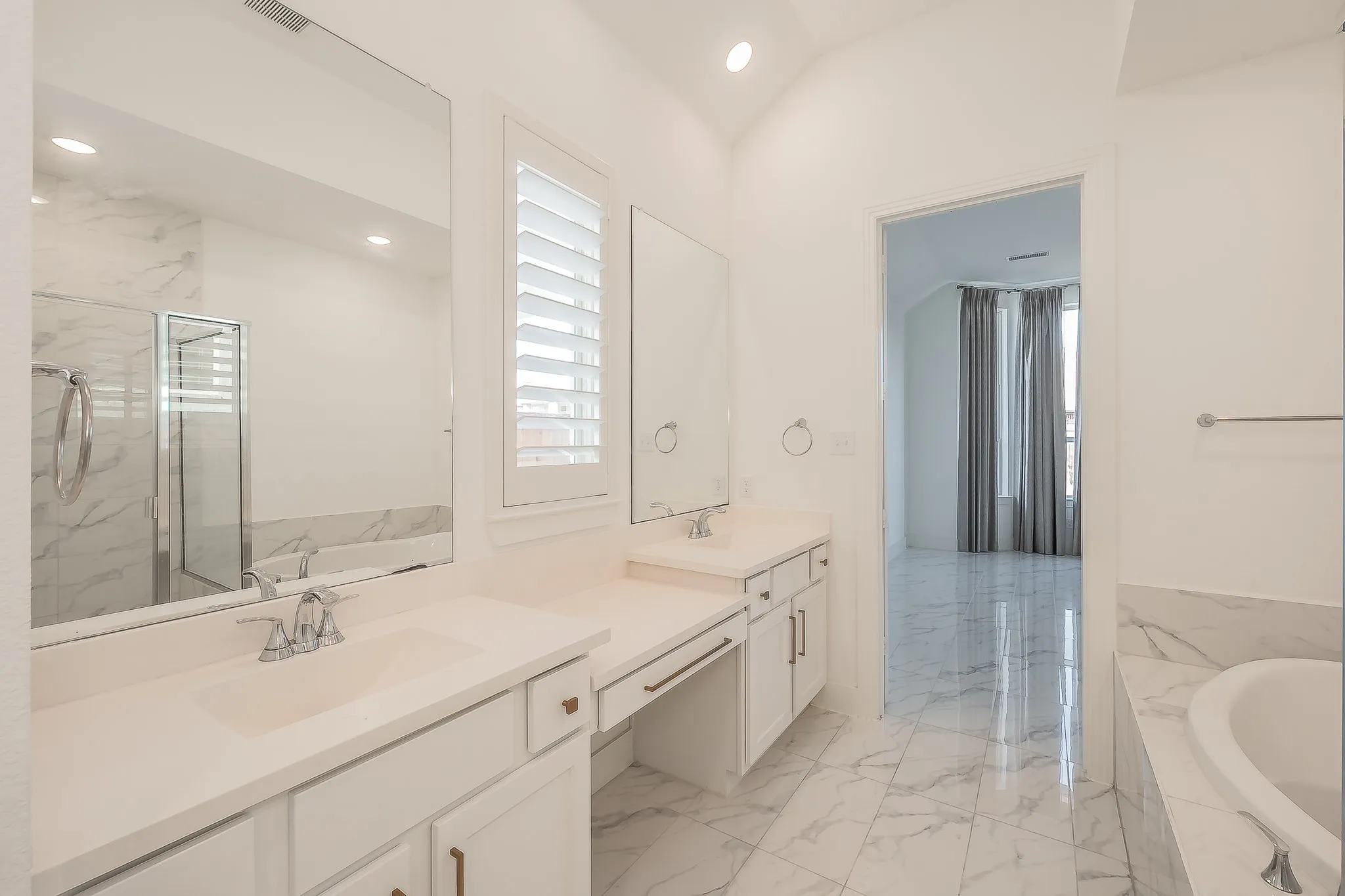 Single Family Residence For Sale in Denton County , 4012 Prickly Pear Avenue, Aubrey, Texas 76227, 4 Bedrooms, 3 Bathrooms, 2 Garage spaces, 2,331 Sqft, built in 2022, Preowned, Price $415,000, mls#21129684, Real Estate Agent in Aubrey, Homes For Sale in Denton county, Homes For Sale in Aubrey, Realtor in Aubrey Texas, Real Estate Brokerage Independent Realty Texas, Luminita Cordes Realtor