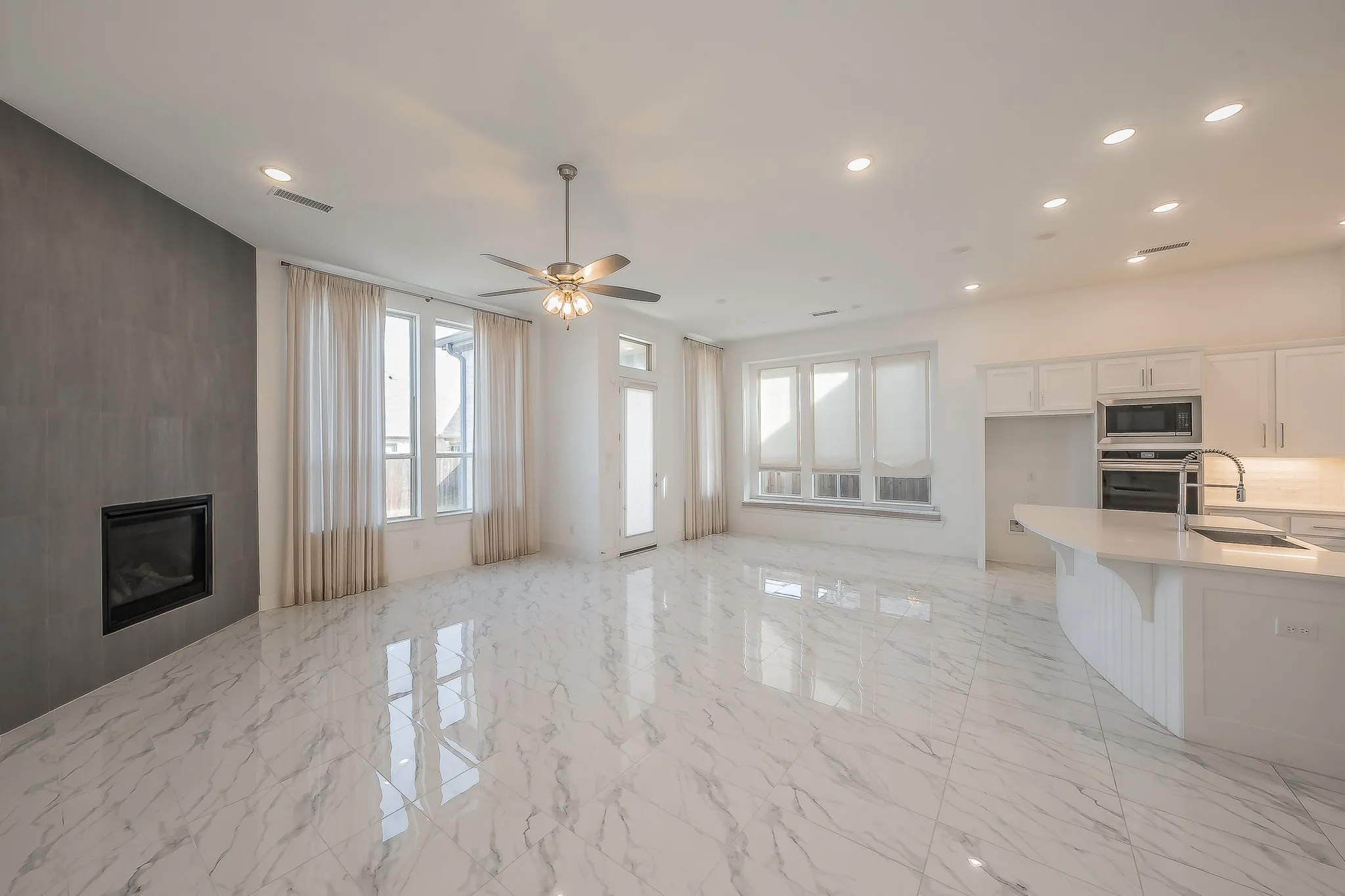 Single Family Residence For Sale in Denton County , 4012 Prickly Pear Avenue, Aubrey, Texas 76227, 4 Bedrooms, 3 Bathrooms, 2 Garage spaces, 2,331 Sqft, built in 2022, Preowned, Price $415,000, mls#21129684, Real Estate Agent in Aubrey, Homes For Sale in Denton county, Homes For Sale in Aubrey, Realtor in Aubrey Texas, Real Estate Brokerage Independent Realty Texas, Luminita Cordes Realtor