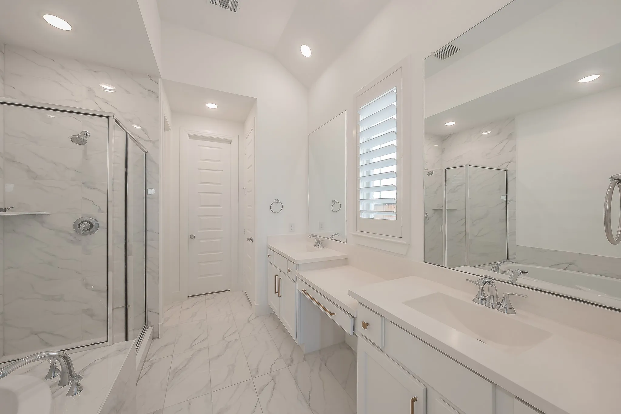 Single Family Residence For Sale in Denton County , 4012 Prickly Pear Avenue, Aubrey, Texas 76227, 4 Bedrooms, 3 Bathrooms, 2 Garage spaces, 2,331 Sqft, built in 2022, Preowned, Price $415,000, mls#21129684, Real Estate Agent in Aubrey, Homes For Sale in Denton county, Homes For Sale in Aubrey, Realtor in Aubrey Texas, Real Estate Brokerage Independent Realty Texas, Luminita Cordes Realtor