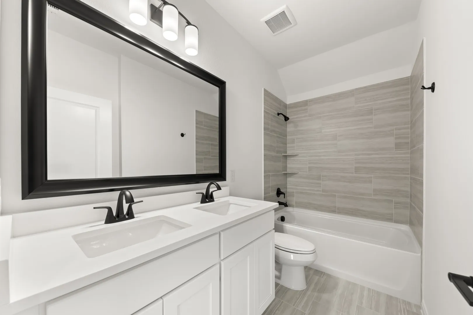 21. 5412 Archeron - 3RD Bath