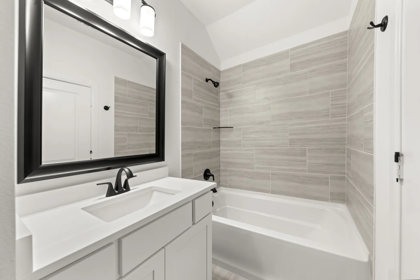 23. 5412 Archeron - 4TH Bath