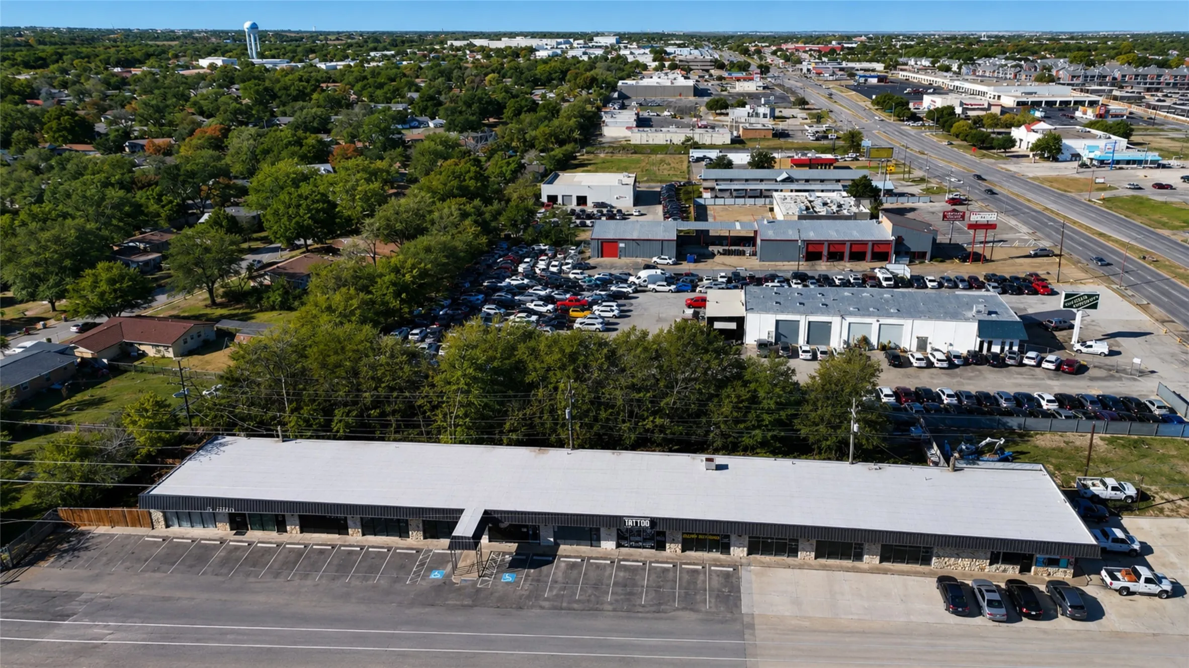 Retail For Rent in Tarrant County , 8331 Camp Bowie West, Fort Worth, Texas 76116, 0, 0, Garage spaces, 0 Sqft, built in 1959, Preowned, Price $8, mls#21131736, Real Estate Agent in Fort Worth, Homes For Rent in Tarrant county, Homes For Rent in Fort Worth, Realtor in Fort Worth Texas, Real Estate Brokerage Independent Realty Texas, Luminita Cordes Realtor